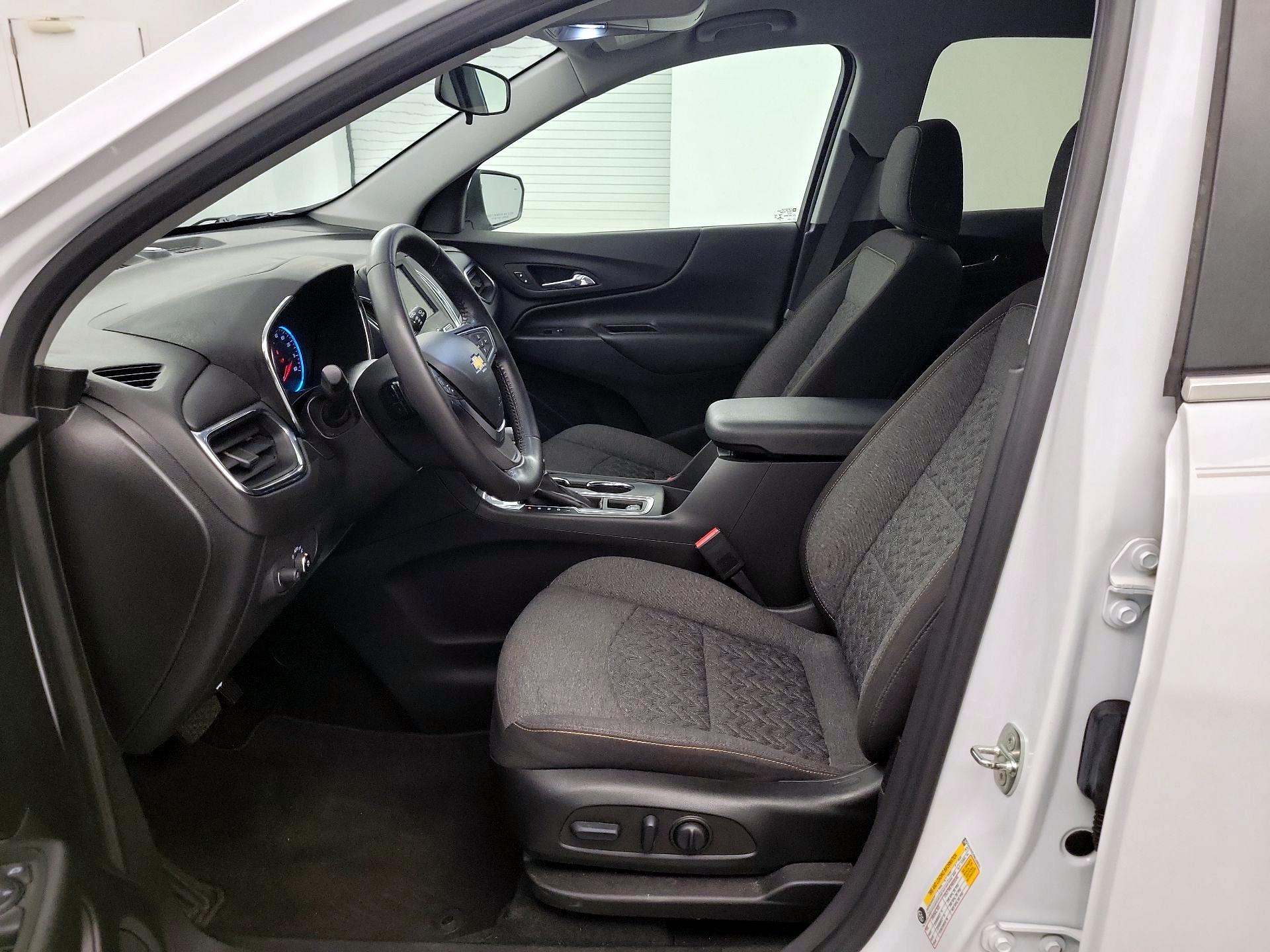 Thumbnail: 2022 Chevrolet Equinox - 9