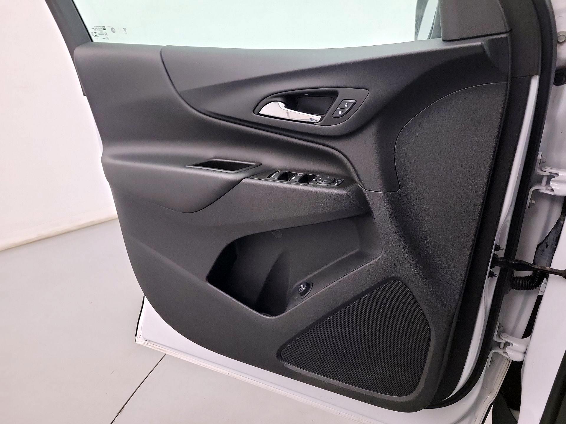 Thumbnail: 2022 Chevrolet Equinox - 10