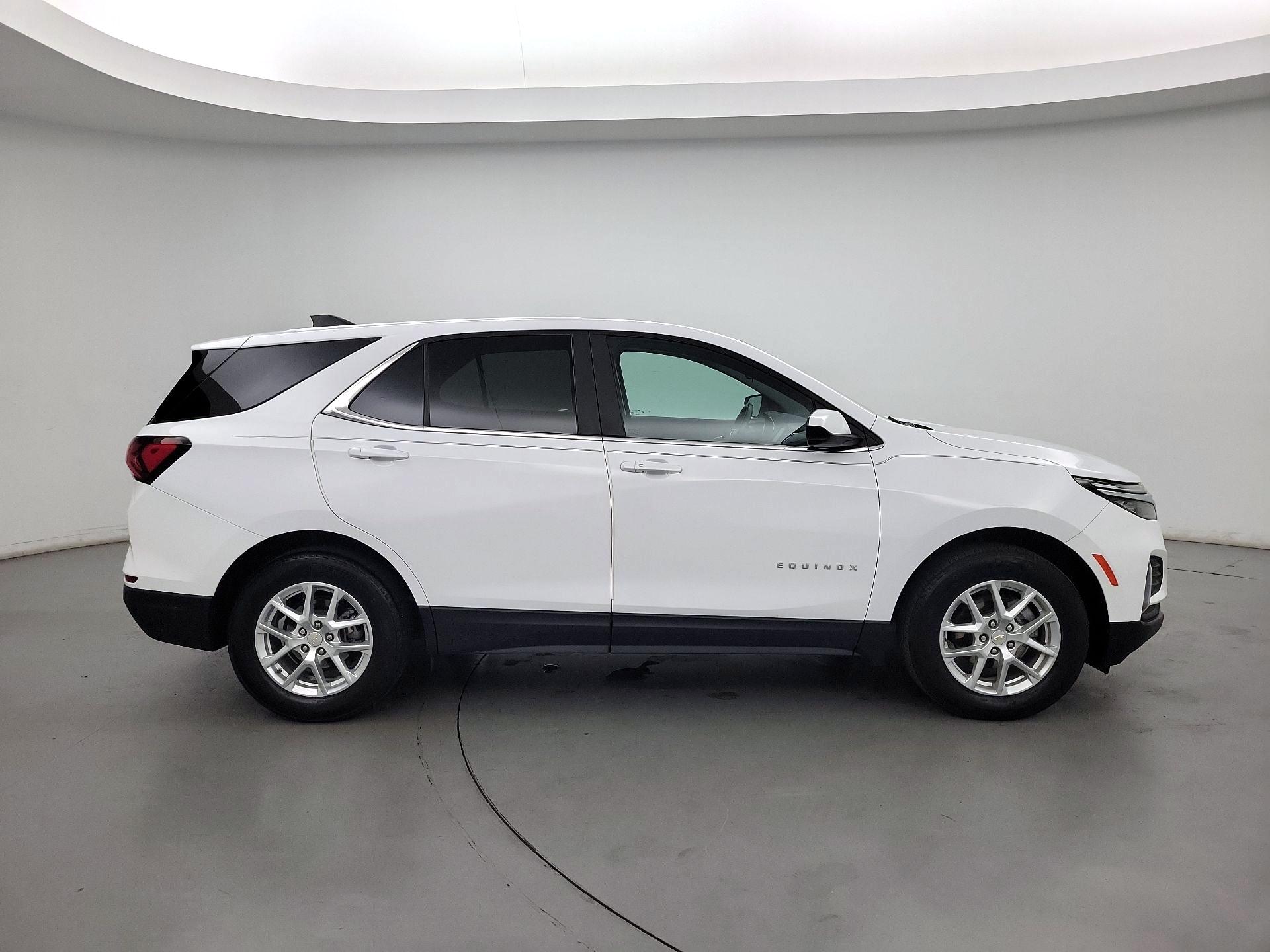 Thumbnail: 2022 Chevrolet Equinox - 4