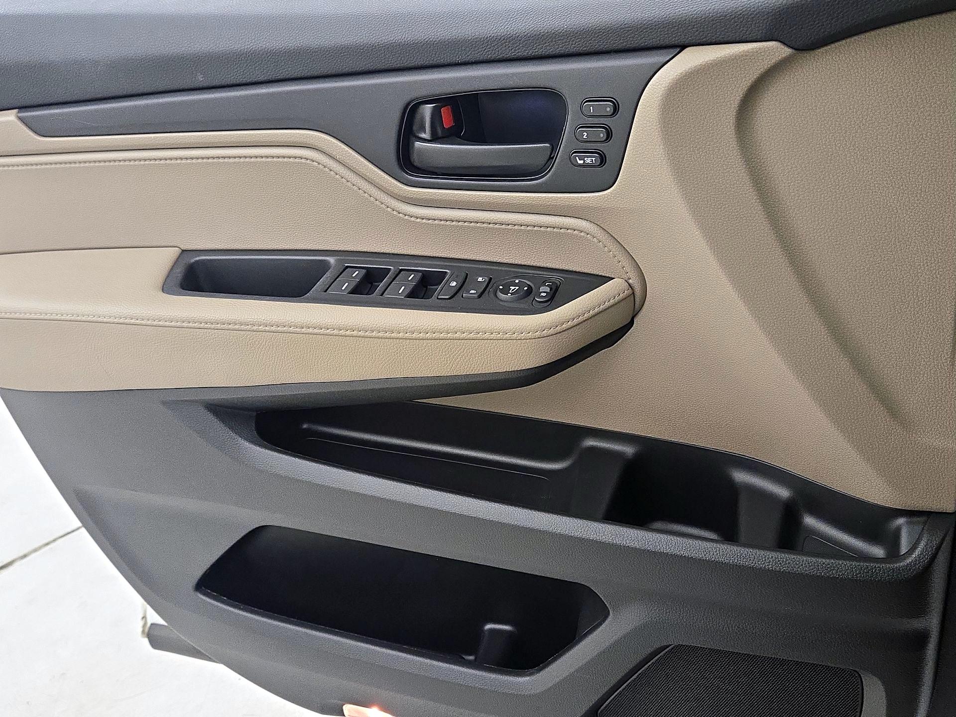 Thumbnail: 2022 Honda Odyssey - 12