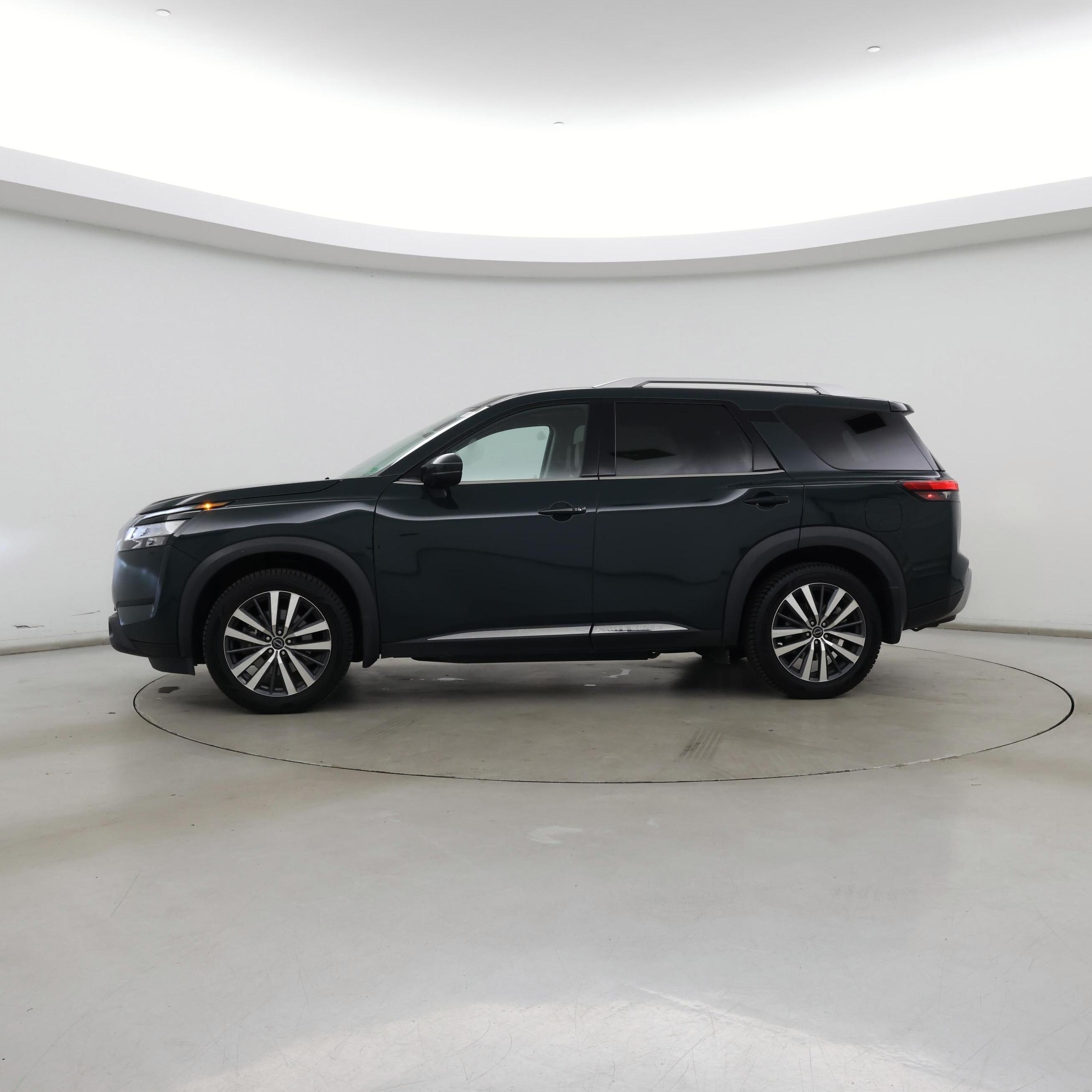 Thumbnail: 2022 Nissan Pathfinder - 3