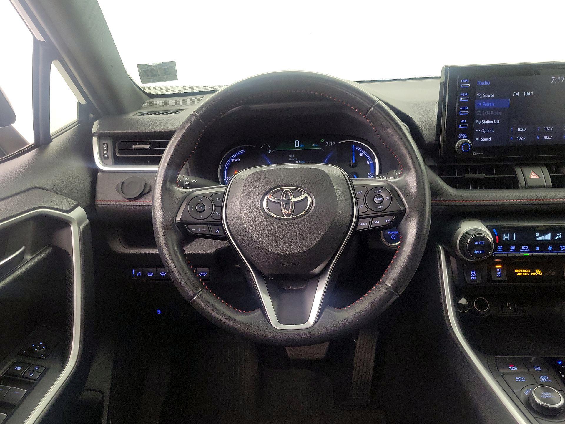 Thumbnail: 2022 Toyota RAV4 - 10