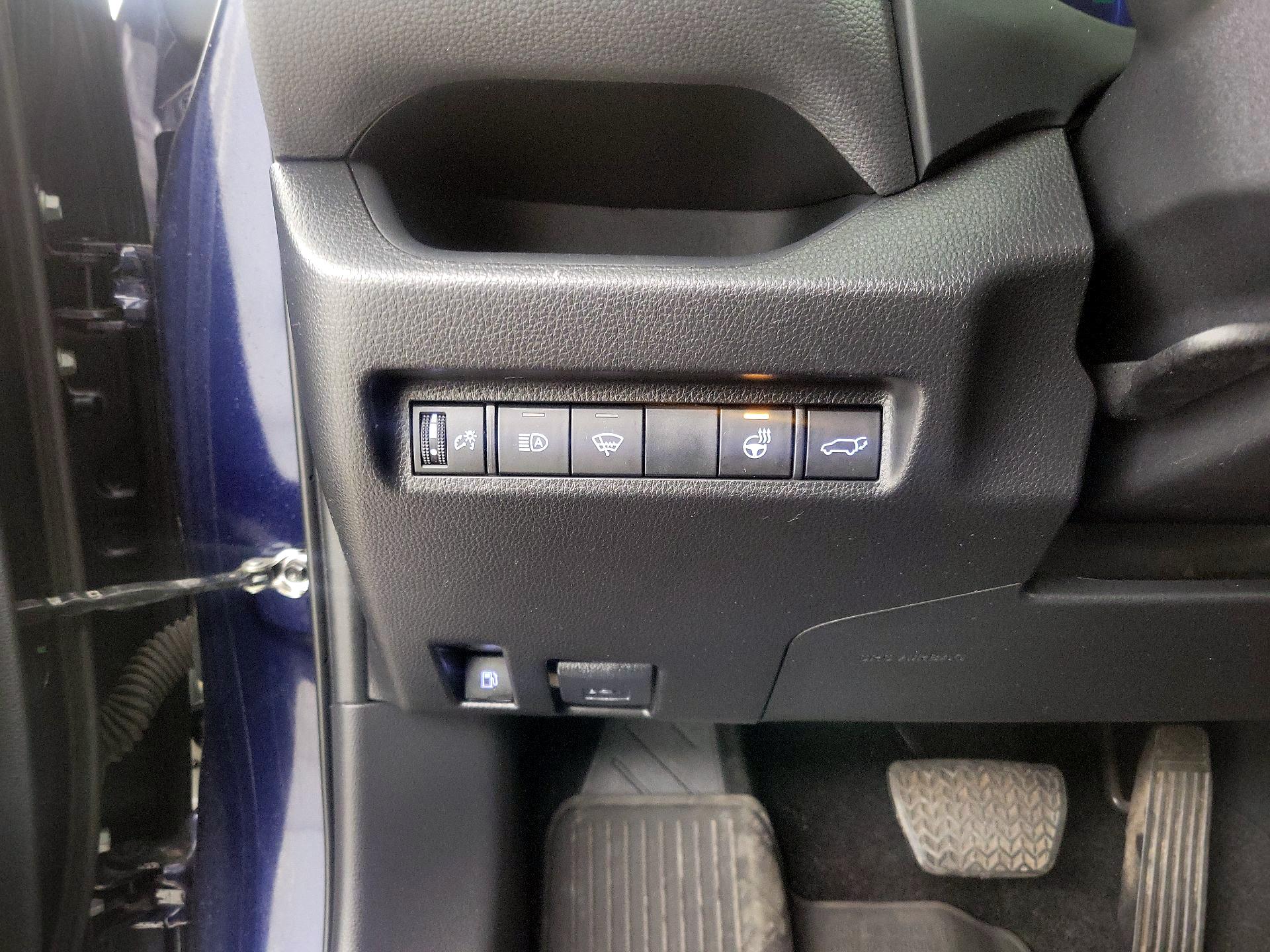 Thumbnail: 2022 Toyota RAV4 - 13