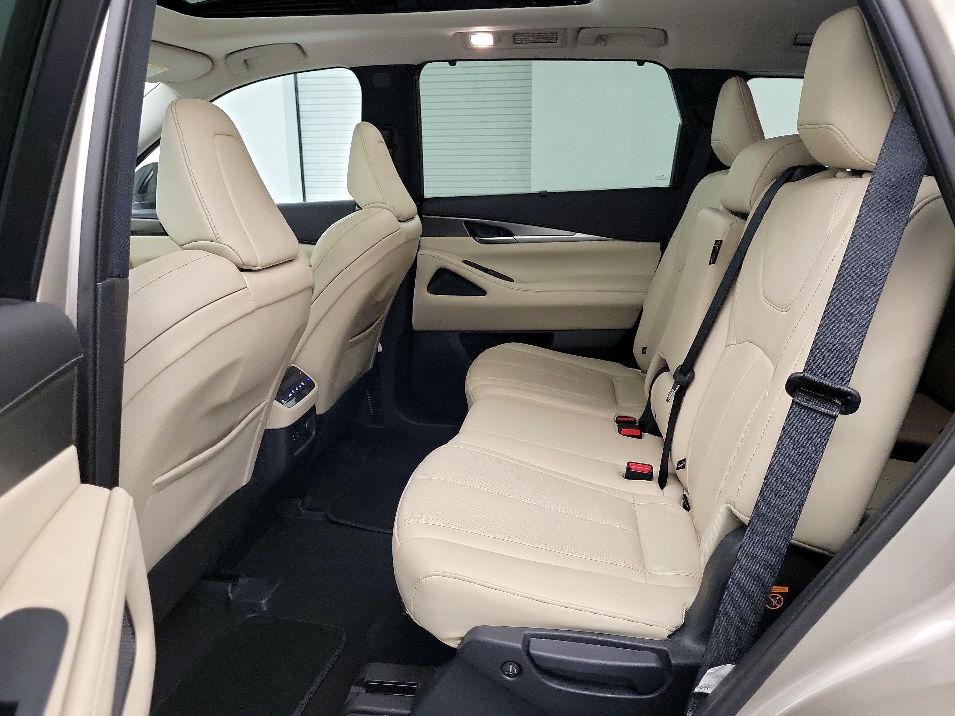 Thumbnail: 2023 INFINITI QX60 - 18