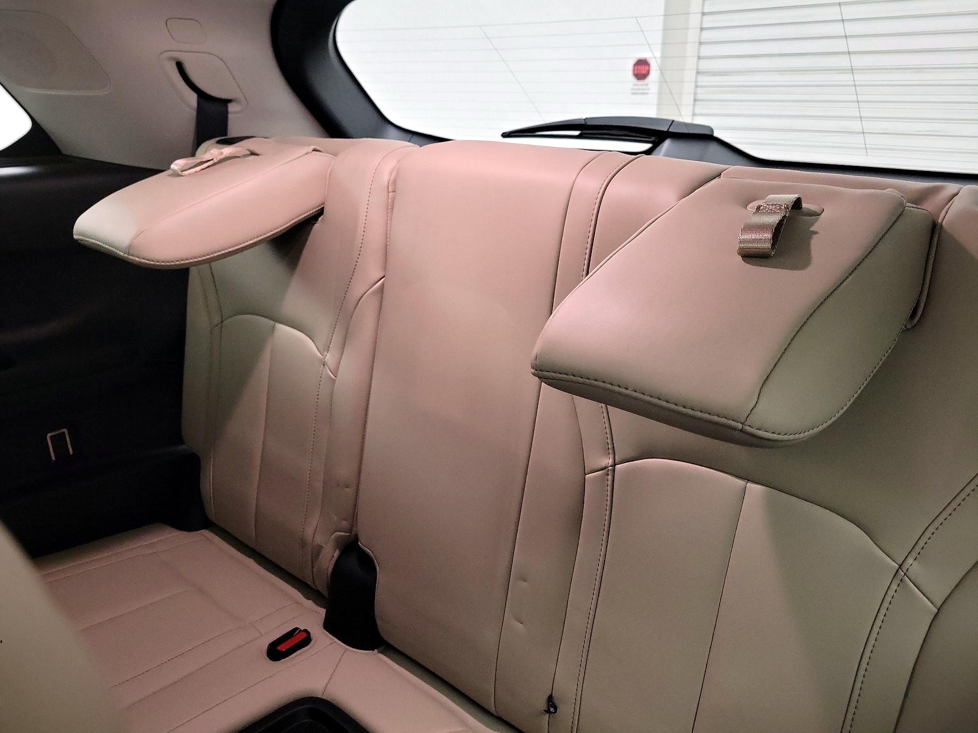 Thumbnail: 2023 INFINITI QX60 - 19