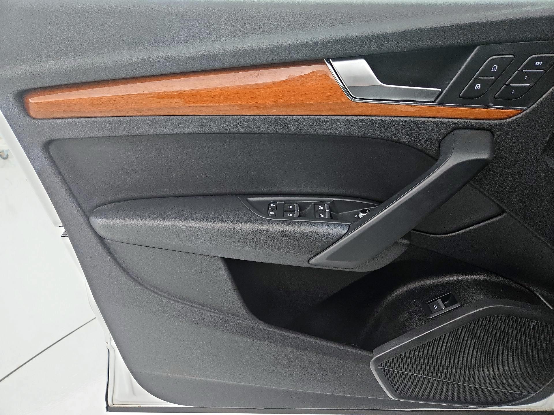 Thumbnail: 2021 Audi Q5 - 12