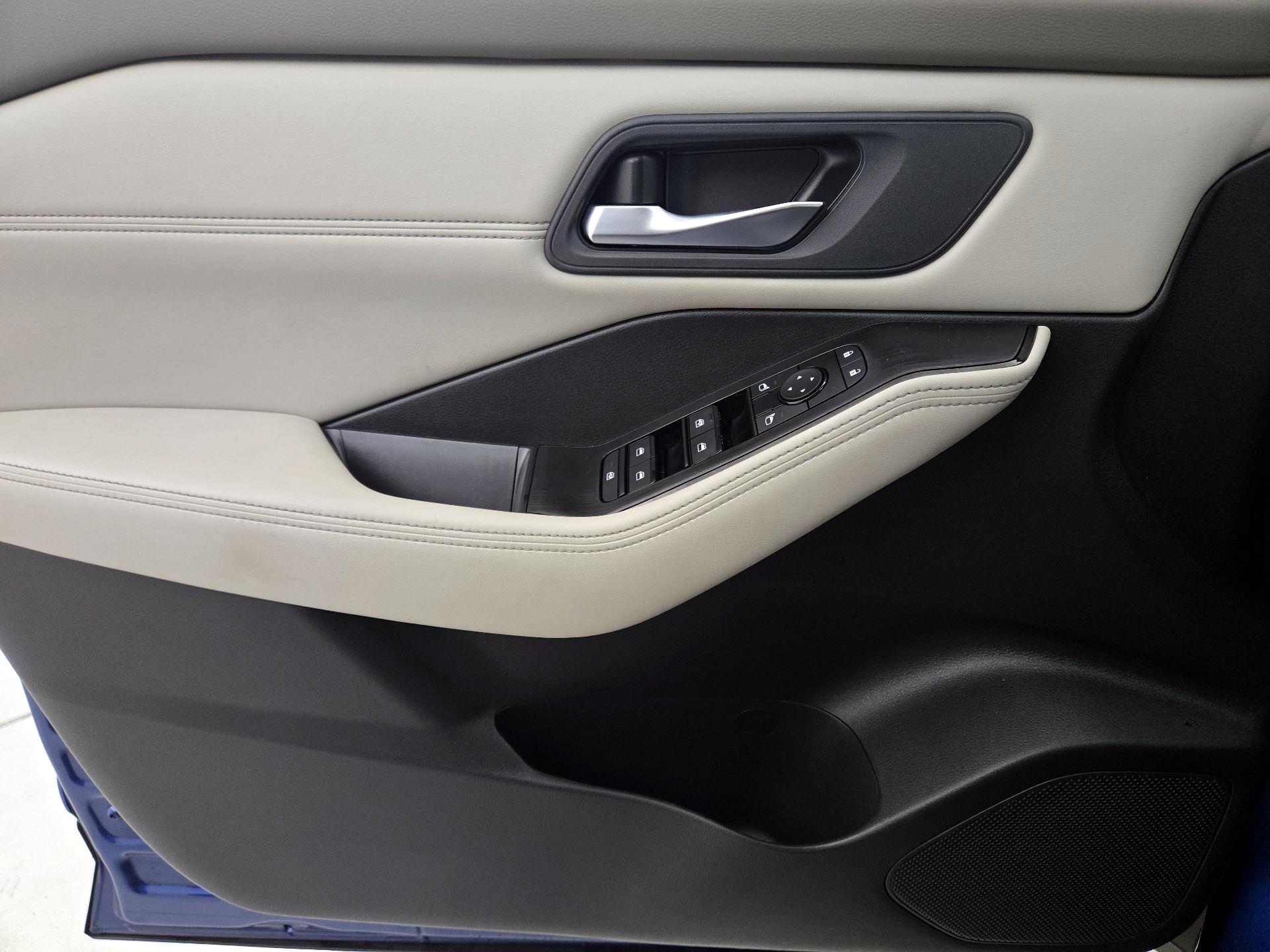 Thumbnail: 2023 Nissan Rogue - 12