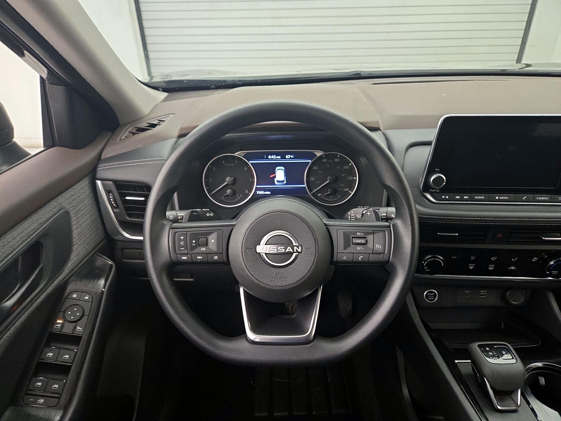 Thumbnail: 2023 Nissan Rogue - 10