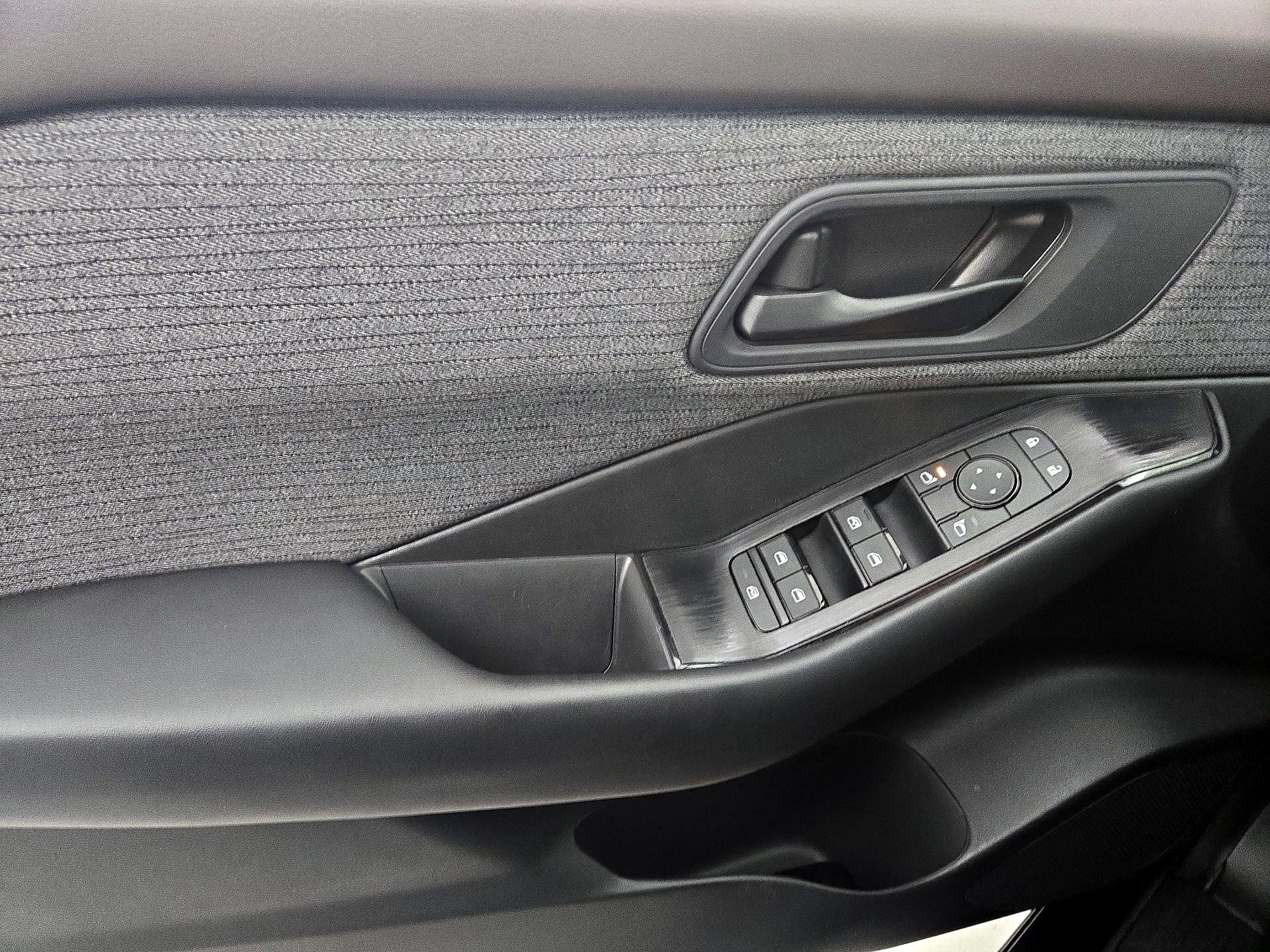 Thumbnail: 2023 Nissan Rogue - 12