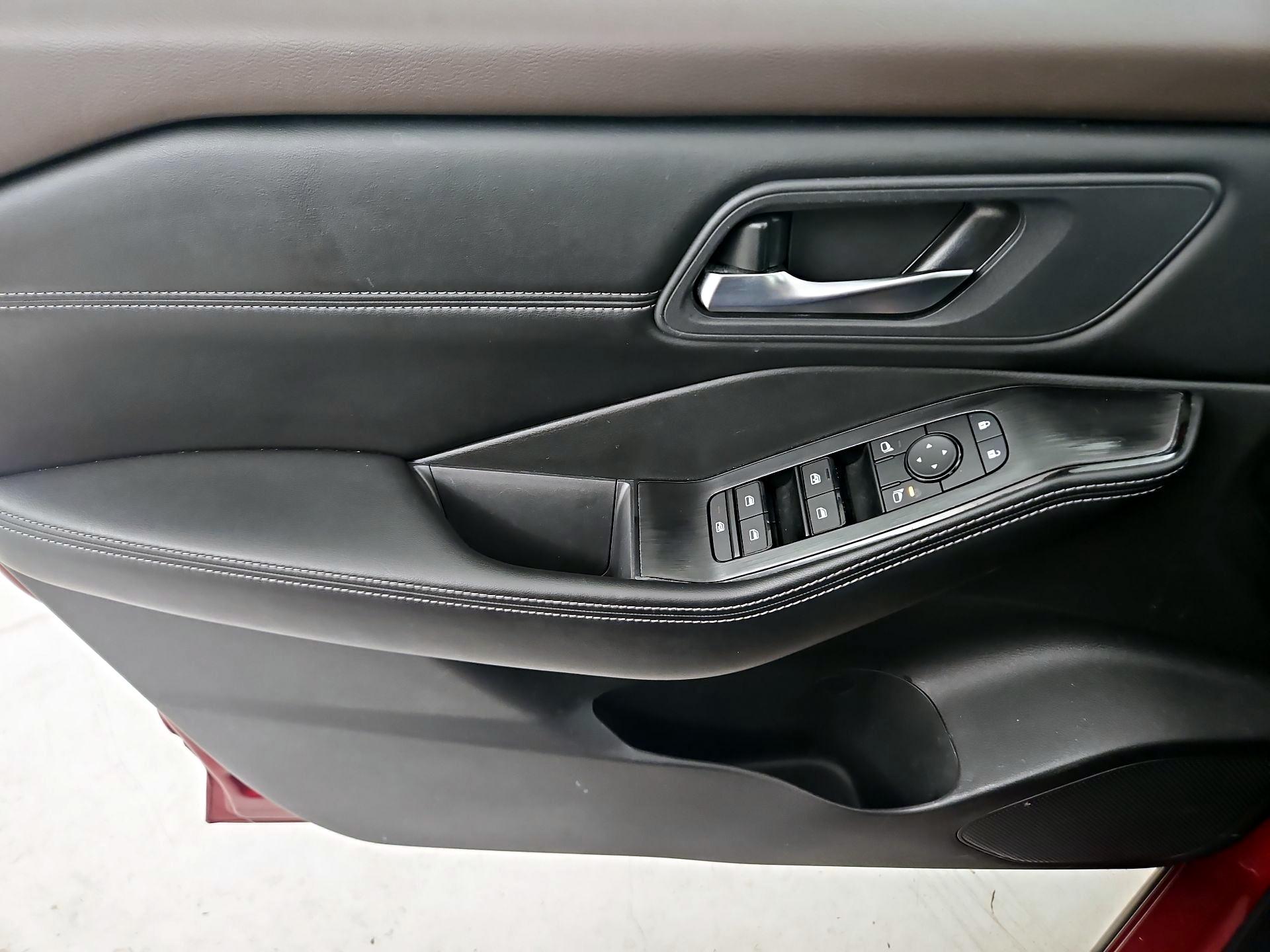 Thumbnail: 2023 Nissan Rogue - 12