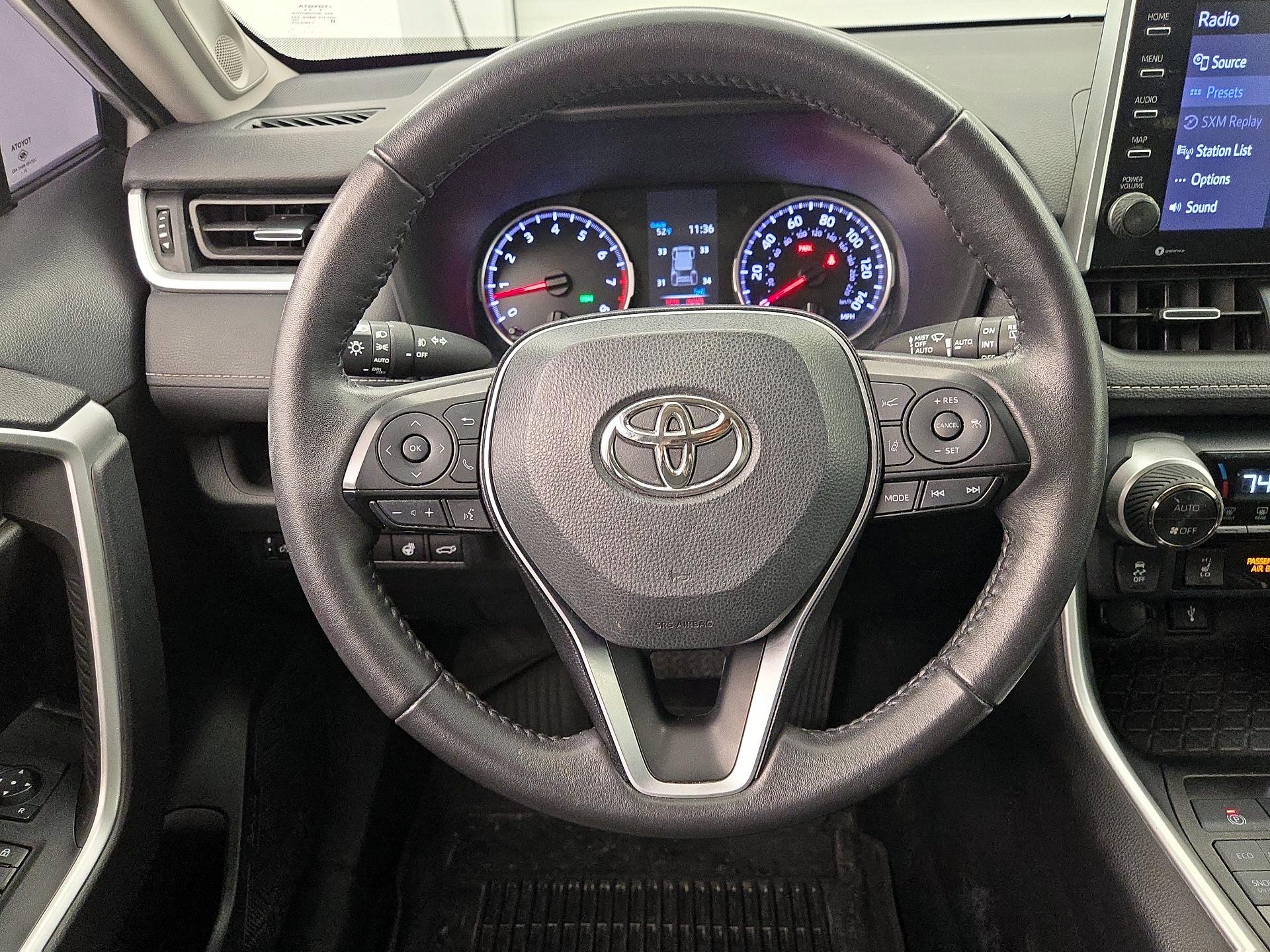 Thumbnail: 2022 Toyota RAV4 - 10