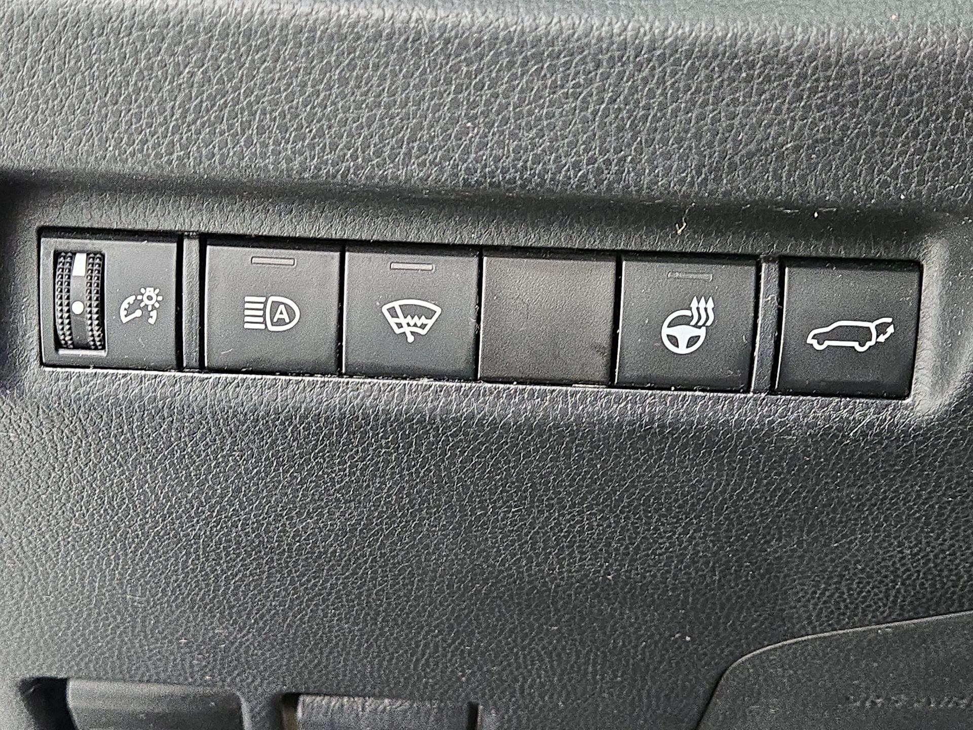 Thumbnail: 2022 Toyota RAV4 - 13