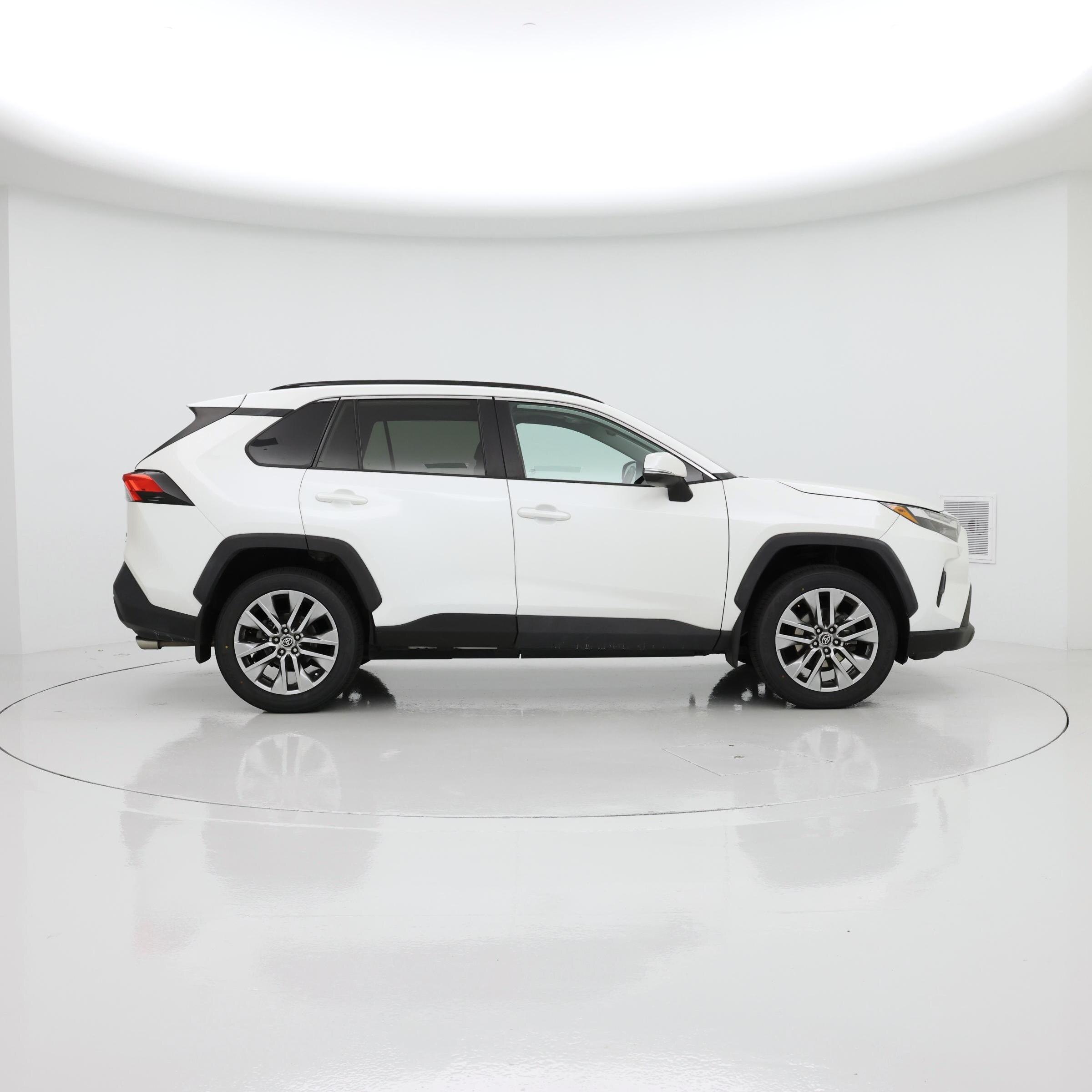 Thumbnail: 2022 Toyota RAV4 - 7