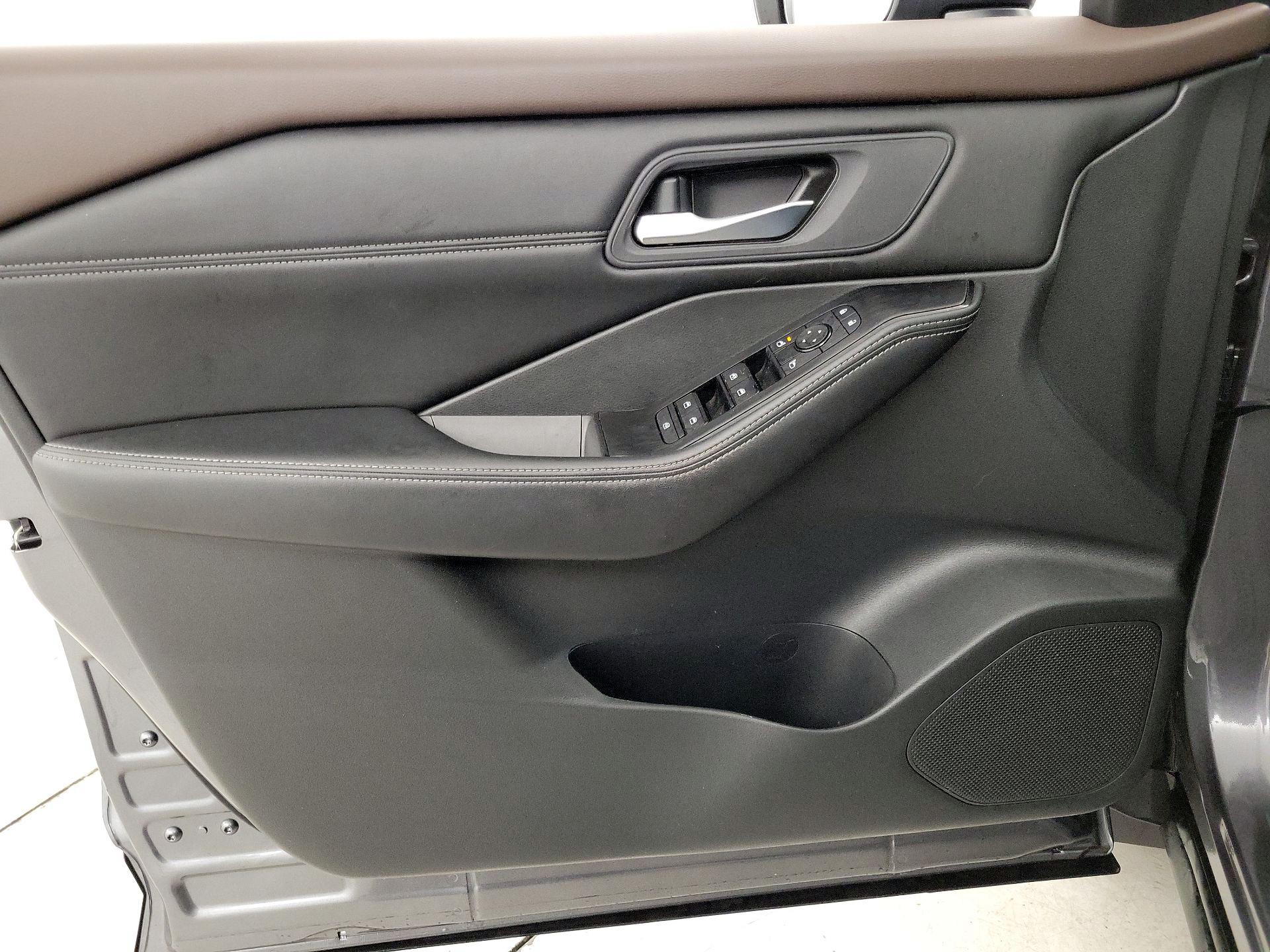 Thumbnail: 2023 Nissan Rogue - 12