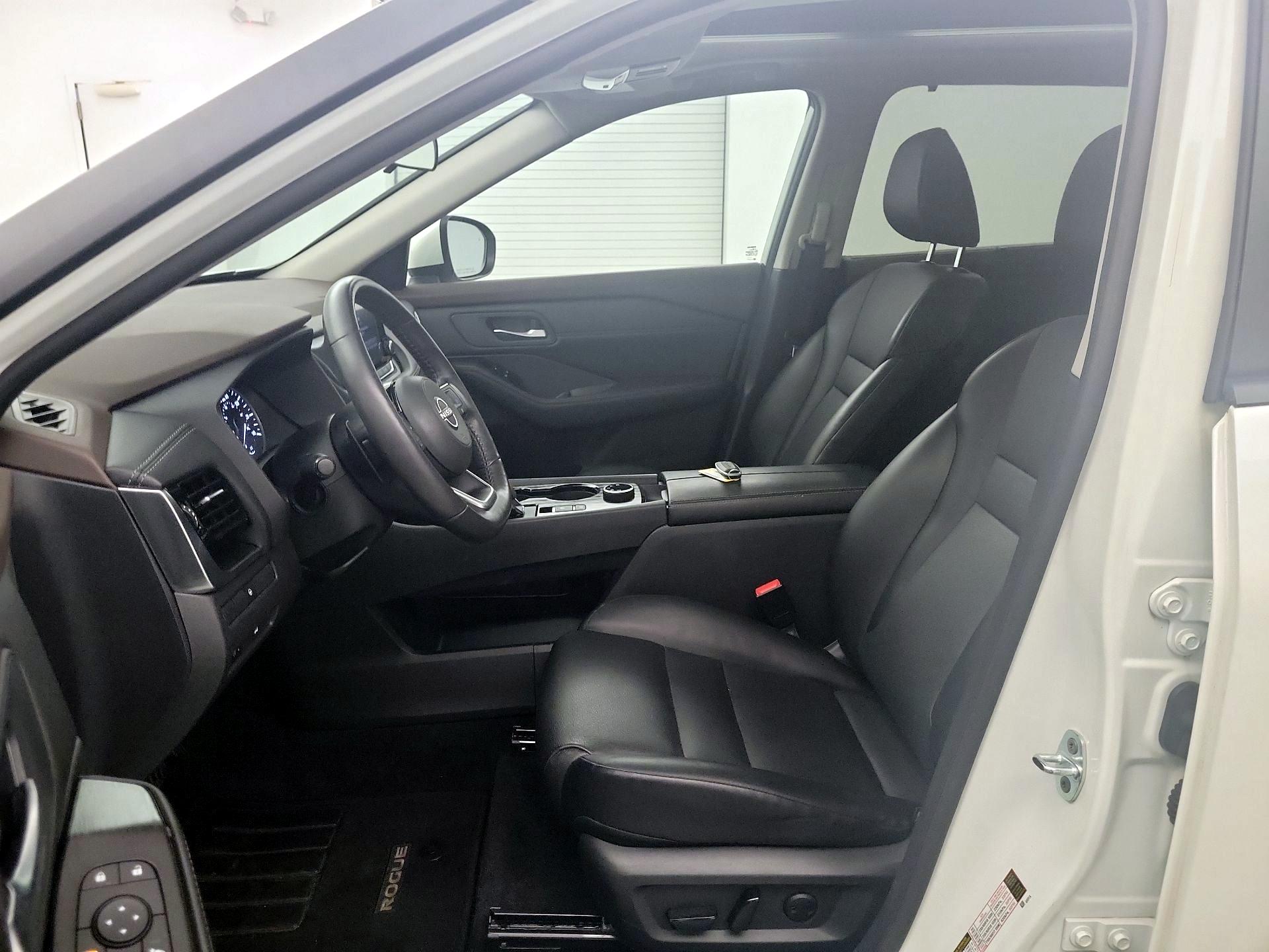 Thumbnail: 2023 Nissan Rogue - 9