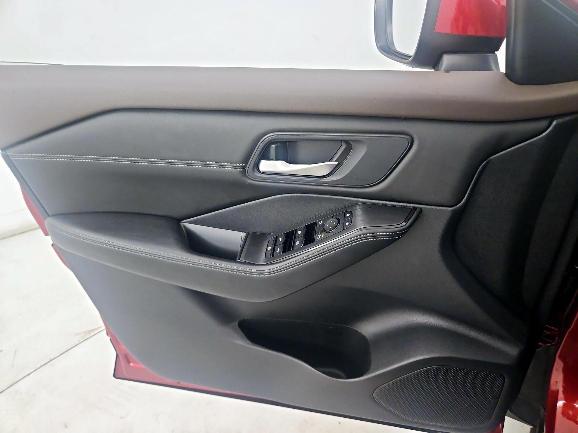 Thumbnail: 2022 Nissan Rogue - 12