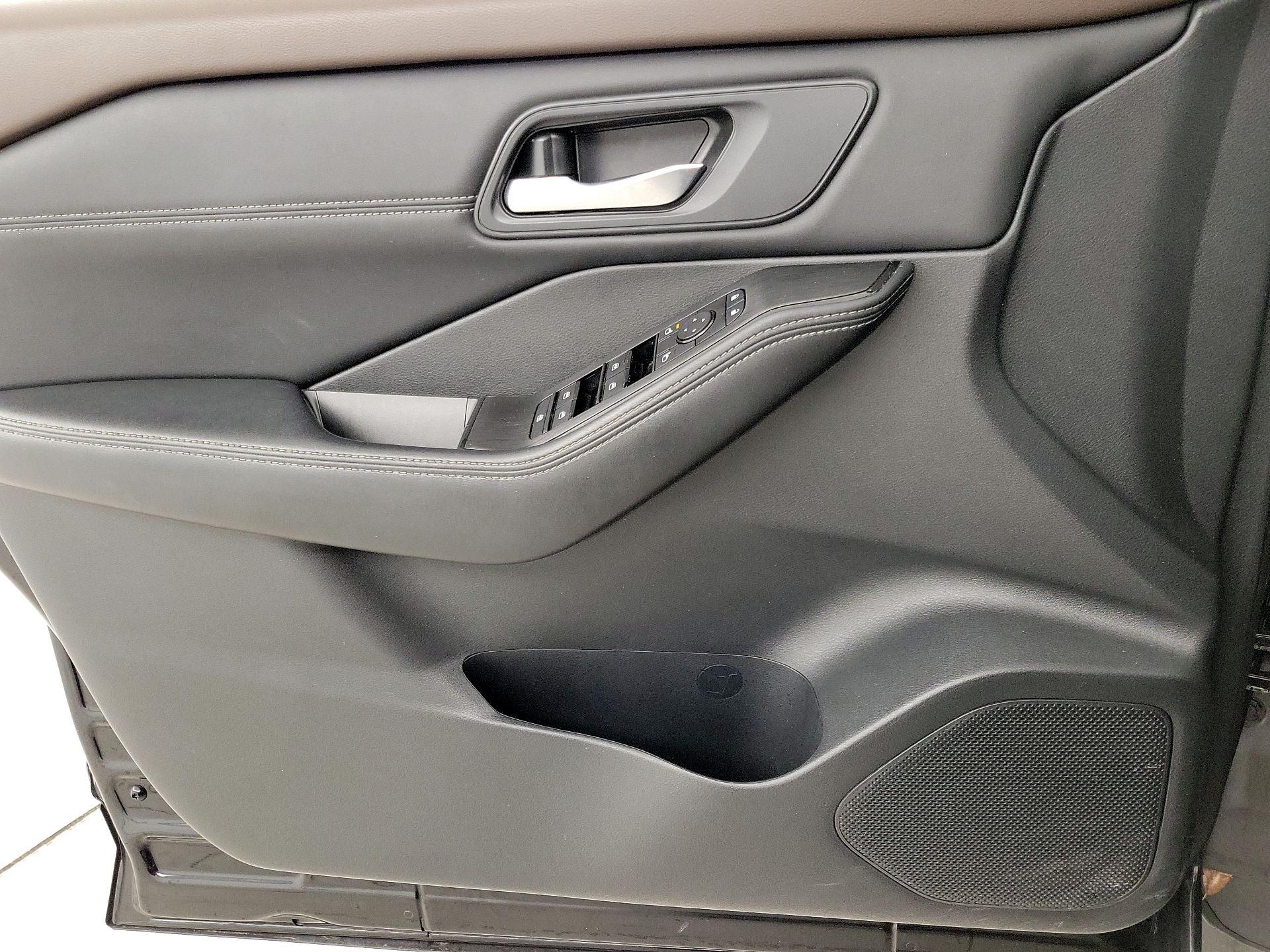 Thumbnail: 2023 Nissan Rogue - 12