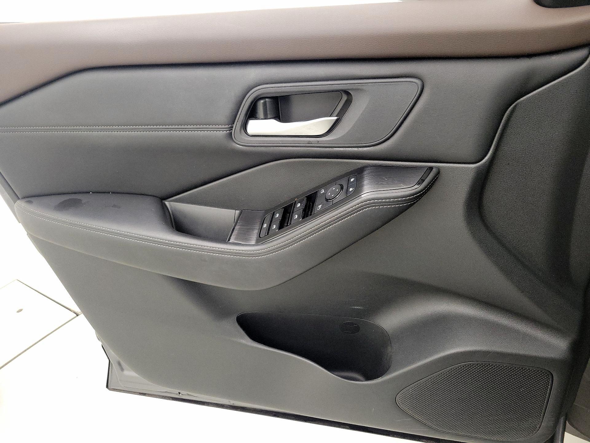 Thumbnail: 2023 Nissan Rogue - 12