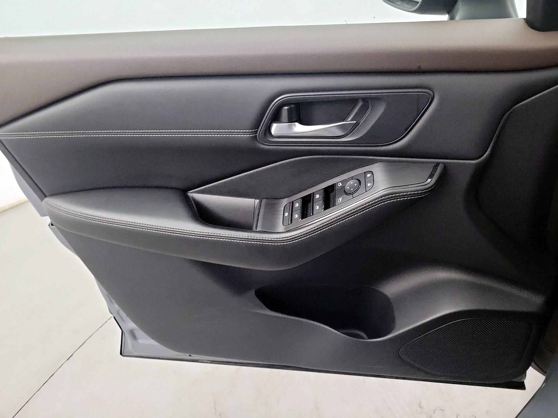 Thumbnail: 2023 Nissan Rogue - 11