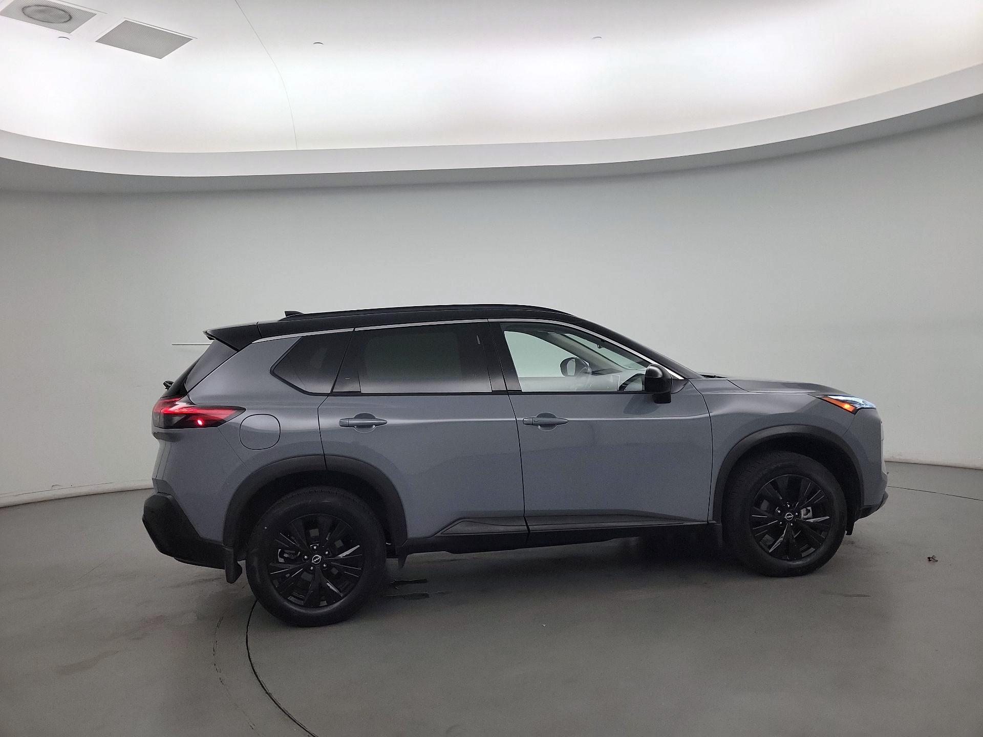 Thumbnail: 2023 Nissan Rogue - 4