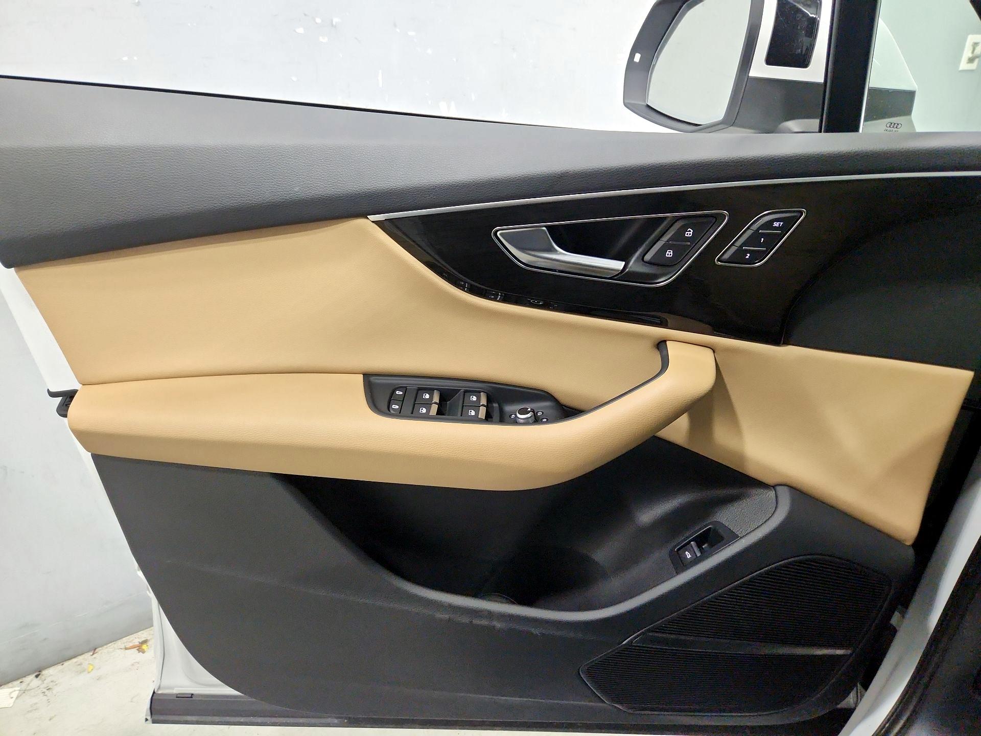 Thumbnail: 2022 Audi Q7 - 12