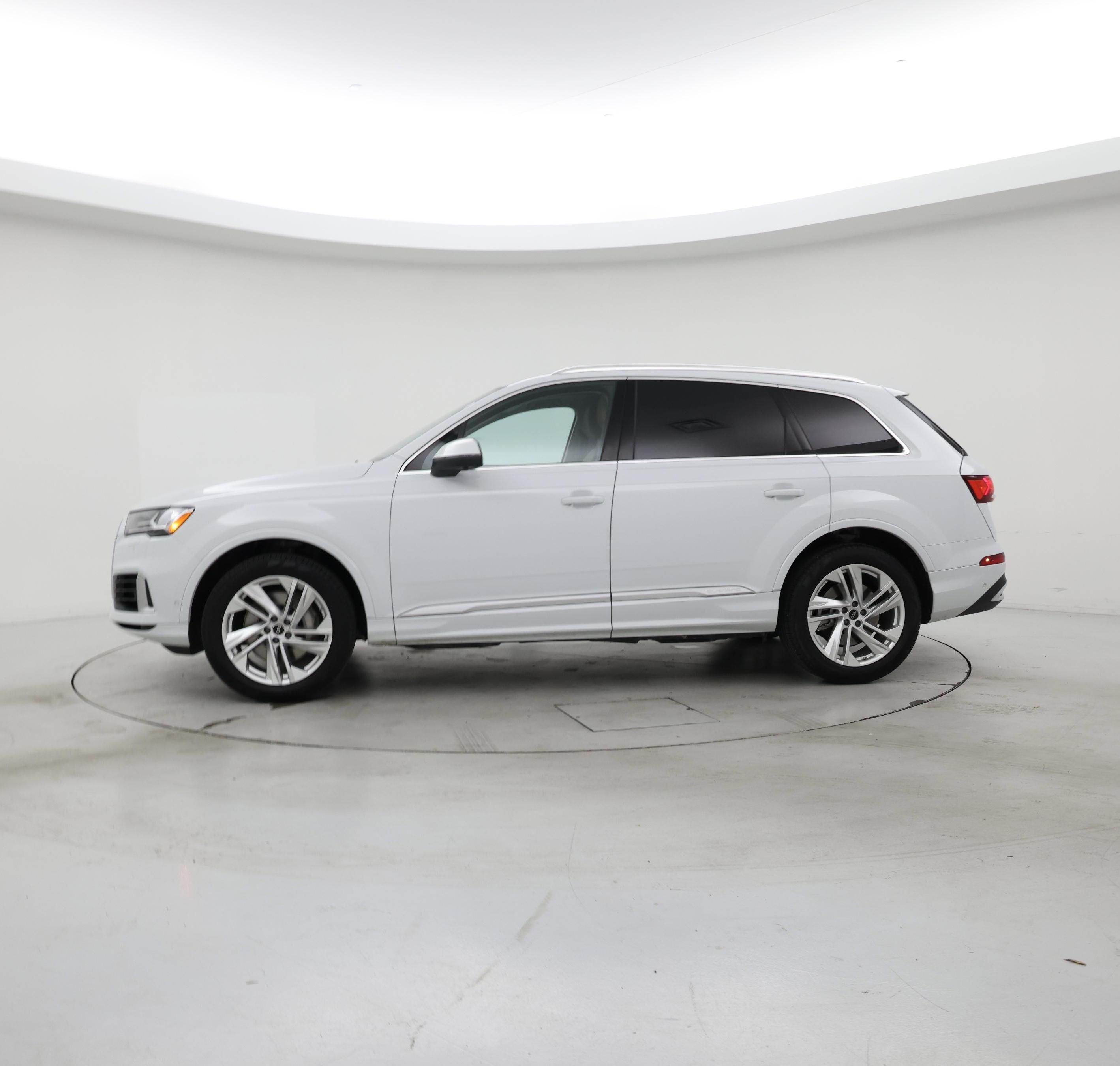 Thumbnail: 2022 Audi Q7 - 3