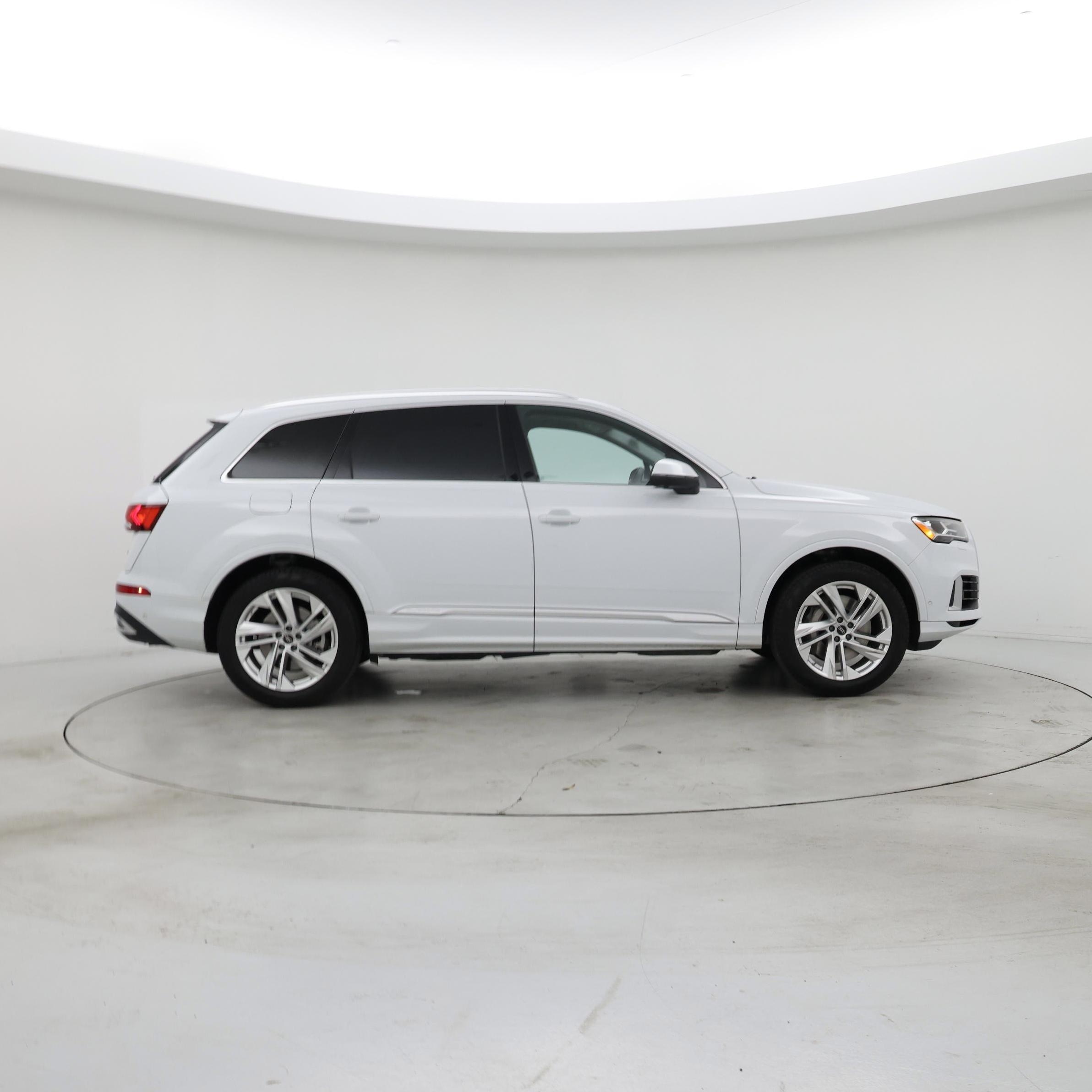 Thumbnail: 2022 Audi Q7 - 7