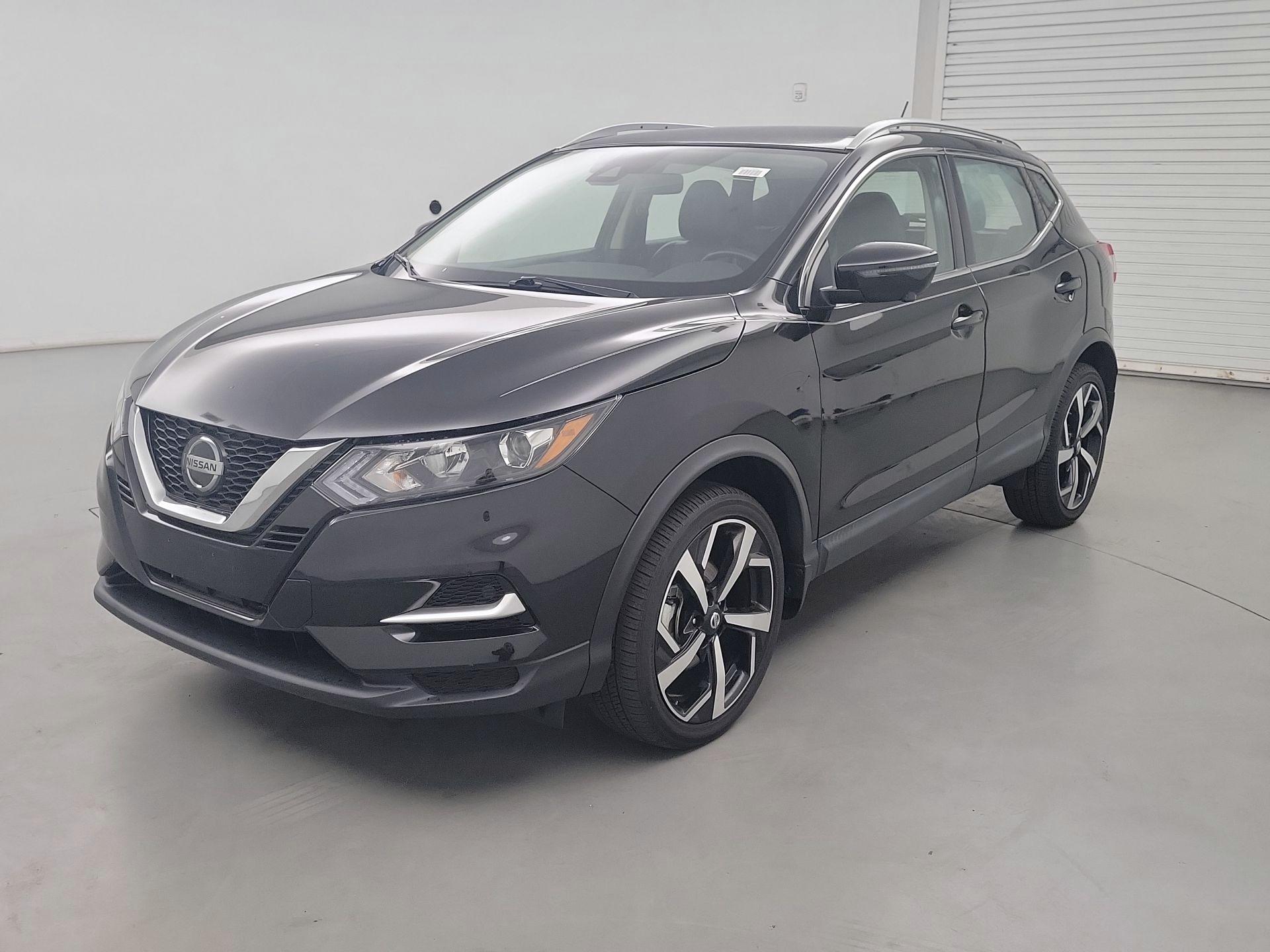 Thumbnail: 2022 Nissan Rogue Sport - 3