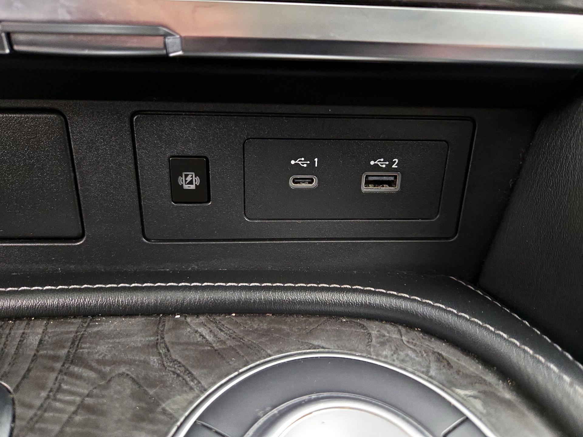 Thumbnail: 2022 INFINITI QX80 - 19