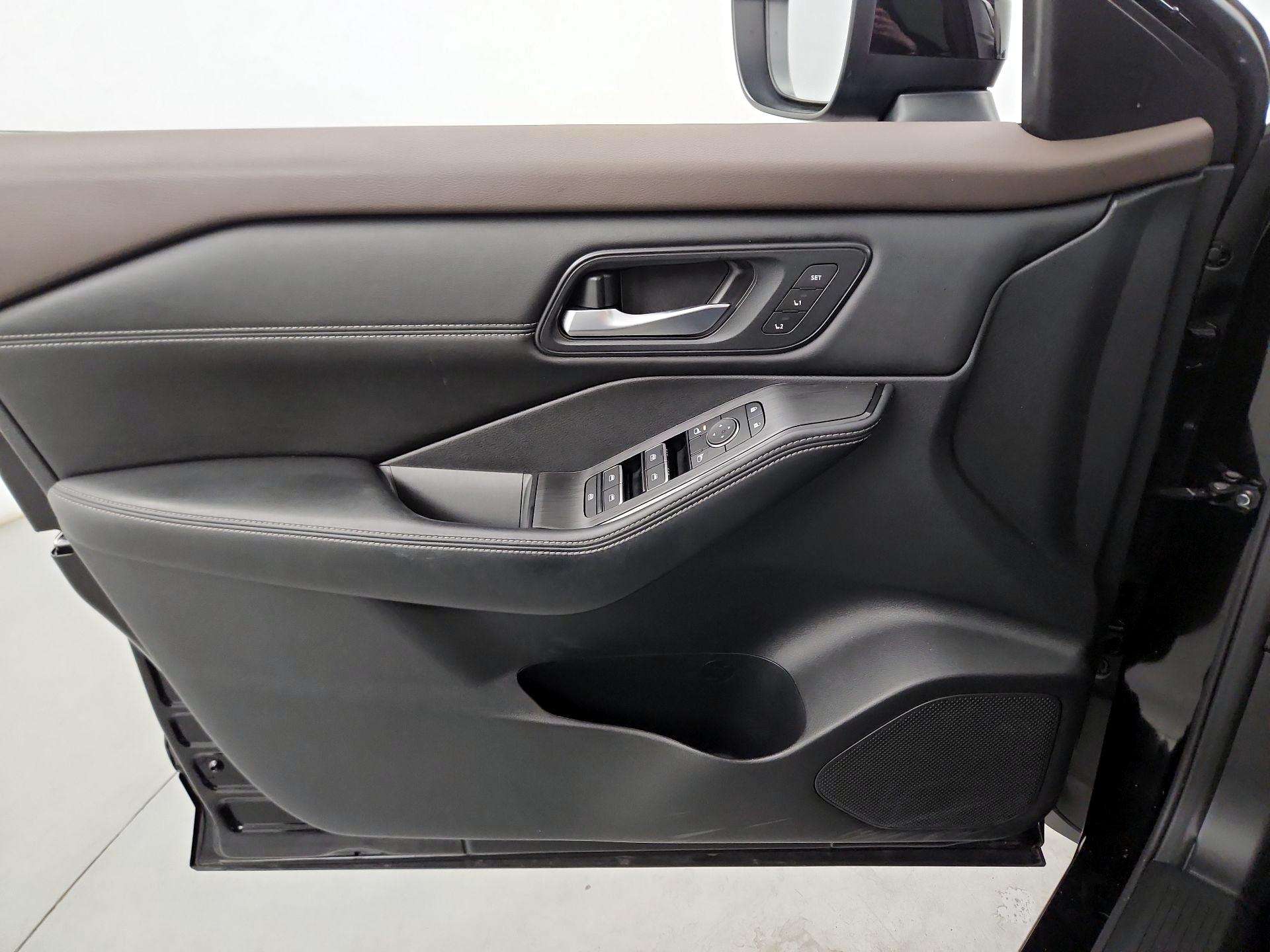 Thumbnail: 2023 Nissan Rogue - 10