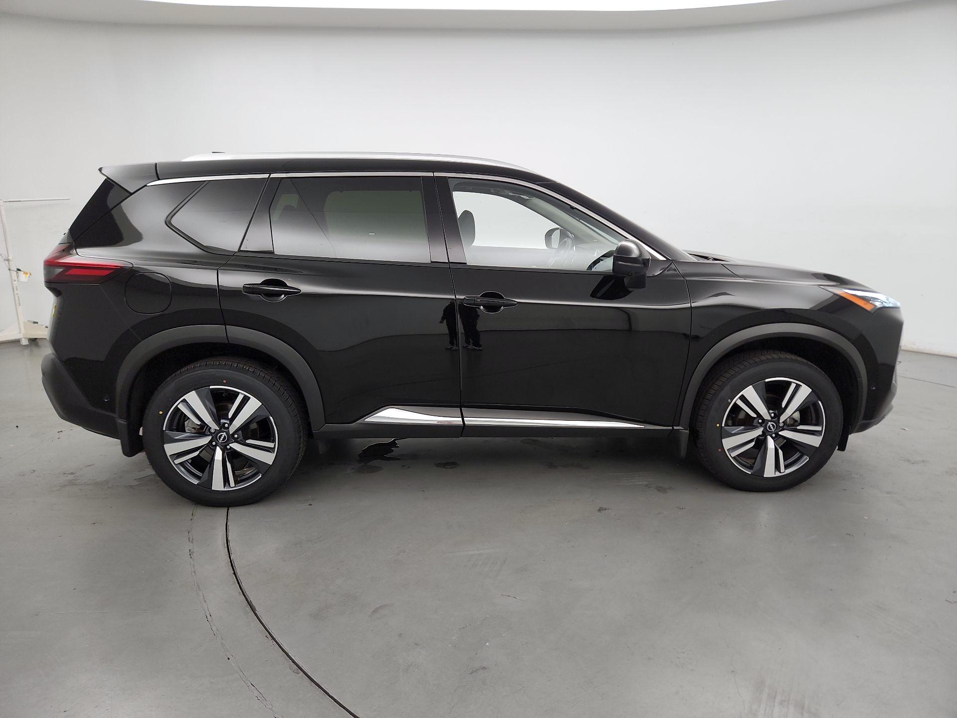 Thumbnail: 2023 Nissan Rogue - 4