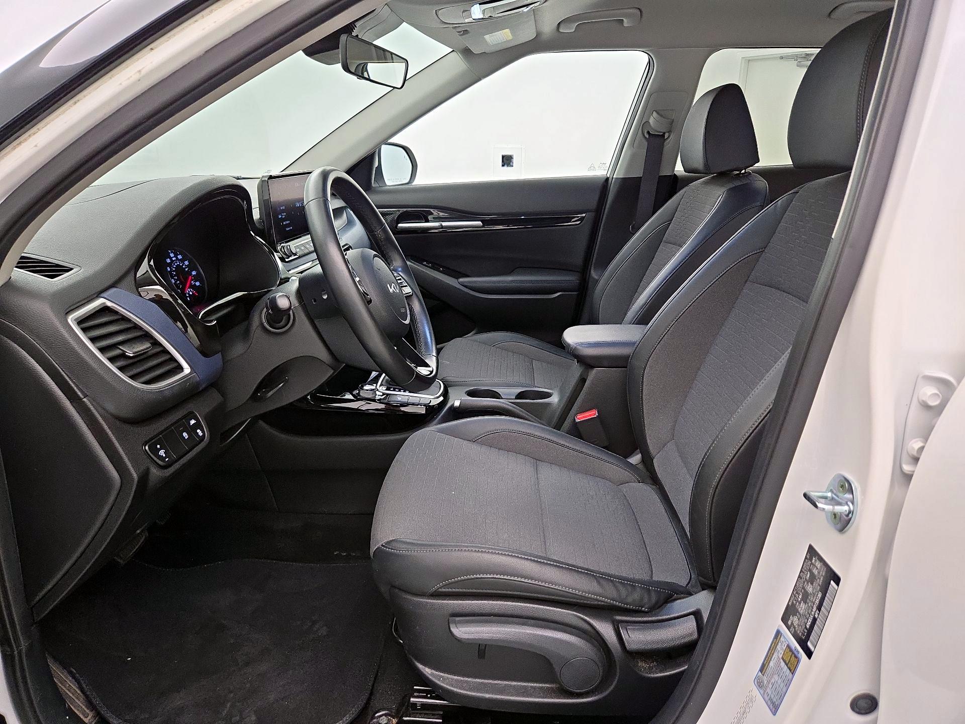 Thumbnail: 2023 Kia Seltos - 11