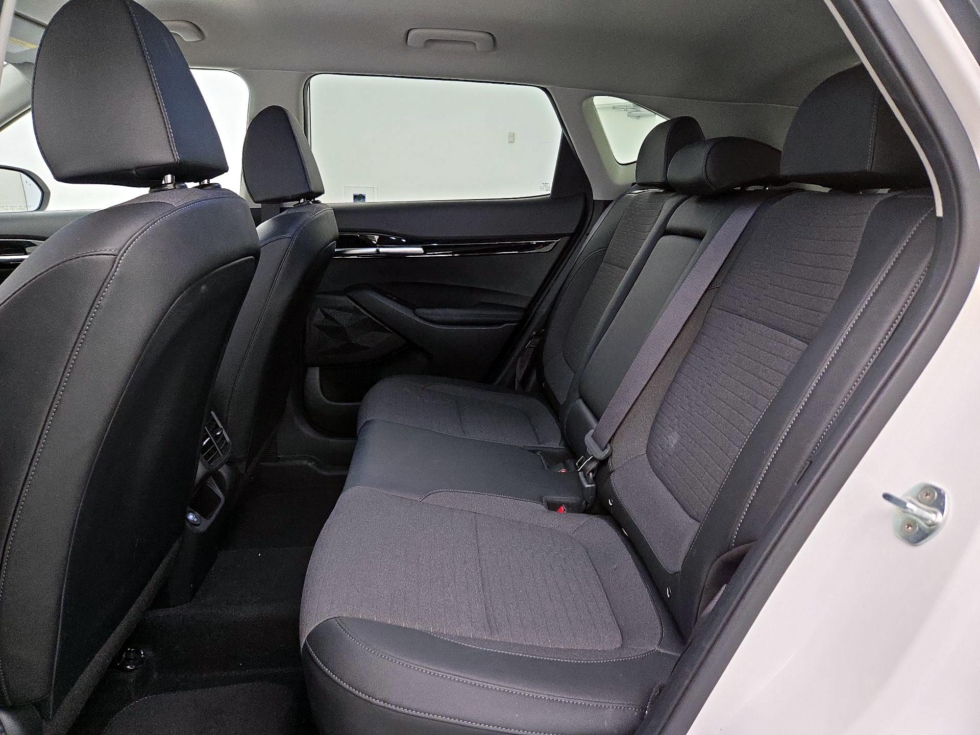 Thumbnail: 2023 Kia Seltos - 20