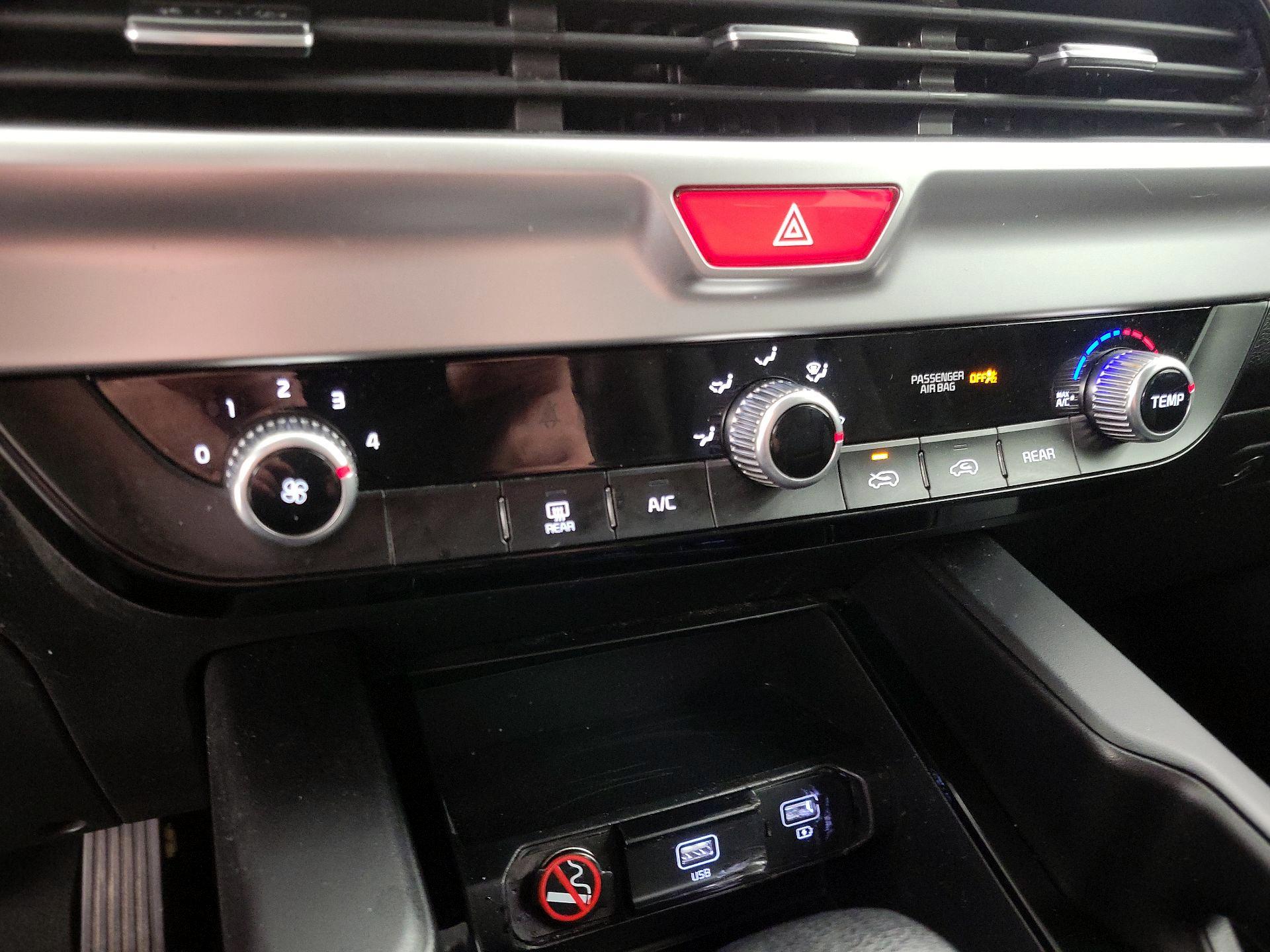 Thumbnail: 2021 Kia Telluride - 16