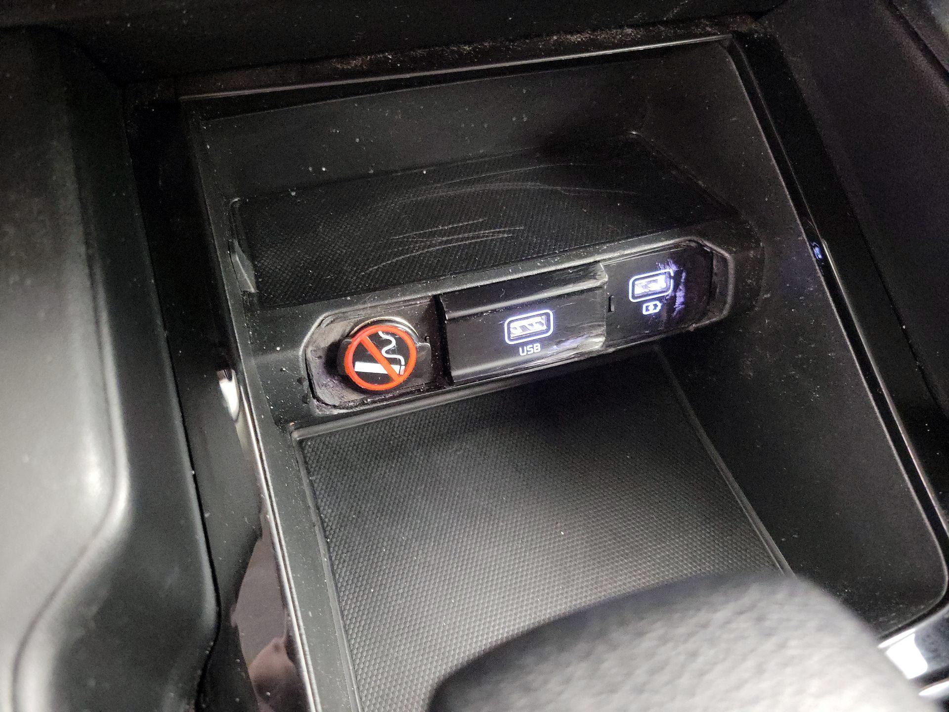 Thumbnail: 2021 Kia Telluride - 18