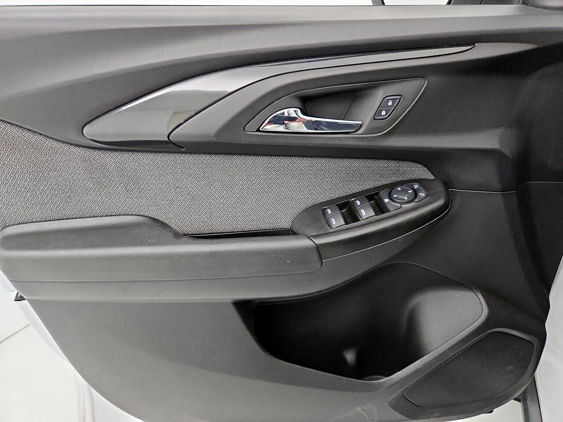 Thumbnail: 2023 Chevrolet TrailBlazer - 12