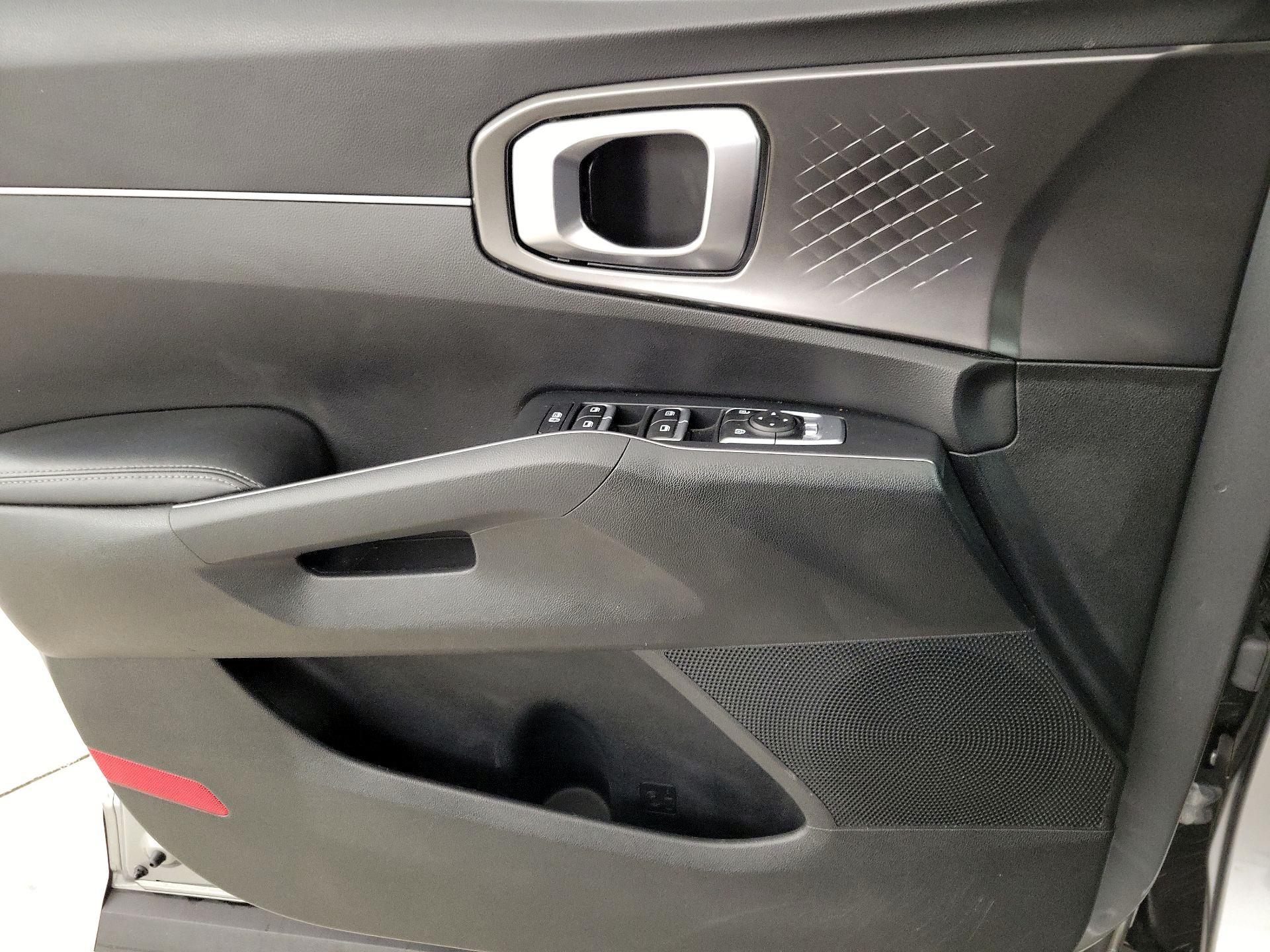 Thumbnail: 2023 Kia Sorento - 12