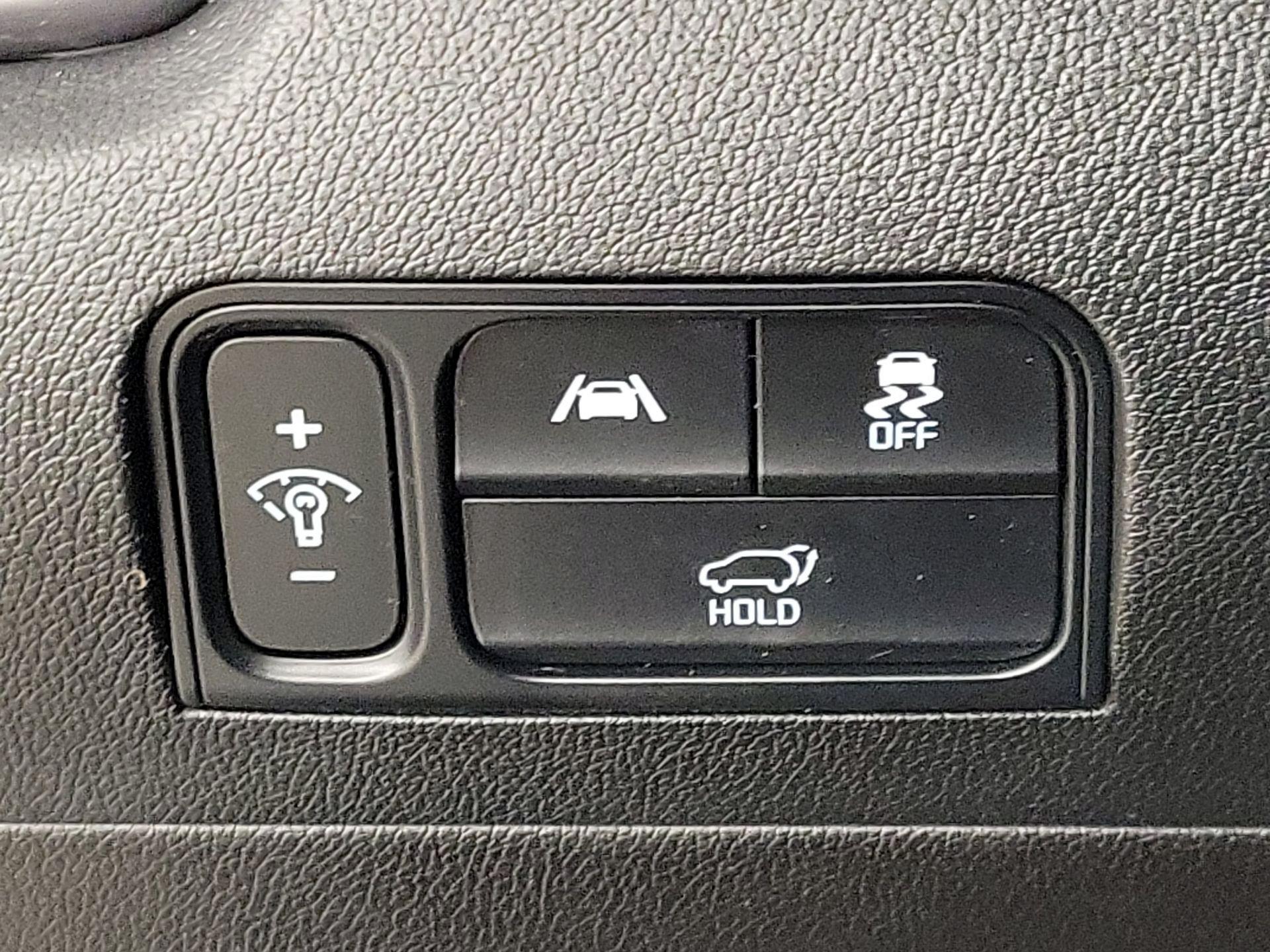 Thumbnail: 2023 Kia Sorento - 13