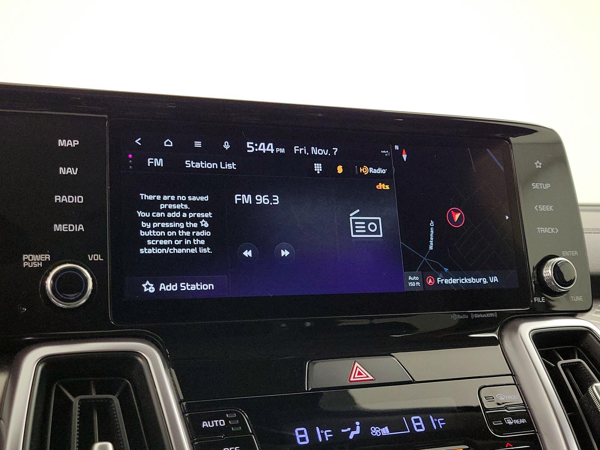 Thumbnail: 2023 Kia Sorento - 16