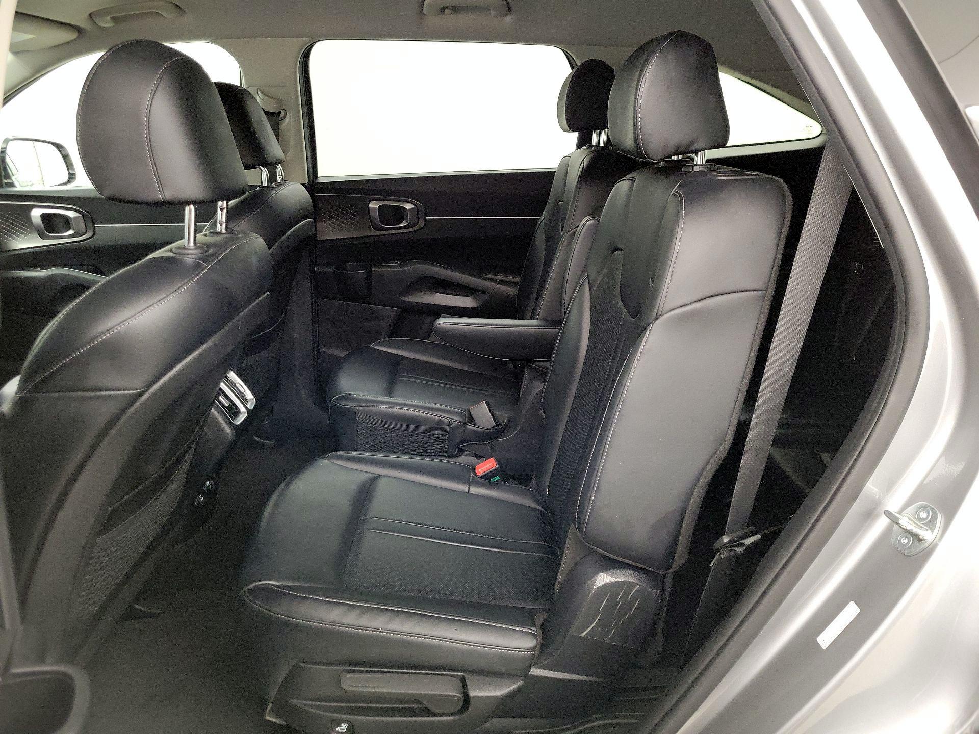 Thumbnail: 2023 Kia Sorento - 20