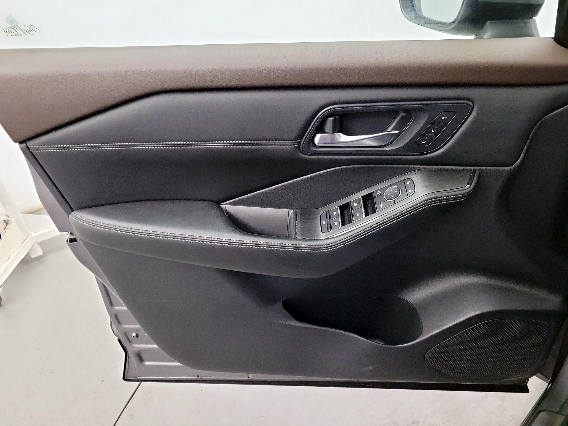 Thumbnail: 2023 Nissan Rogue - 10