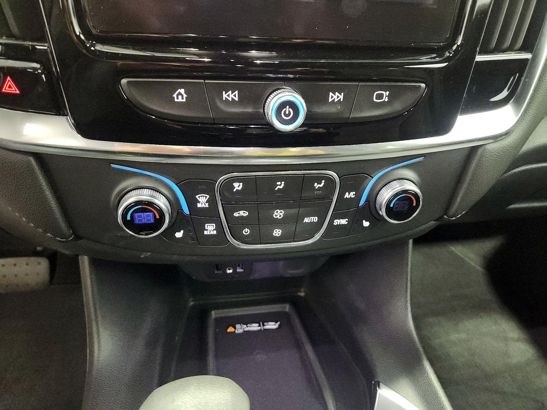 Thumbnail: 2023 Chevrolet Traverse - 16