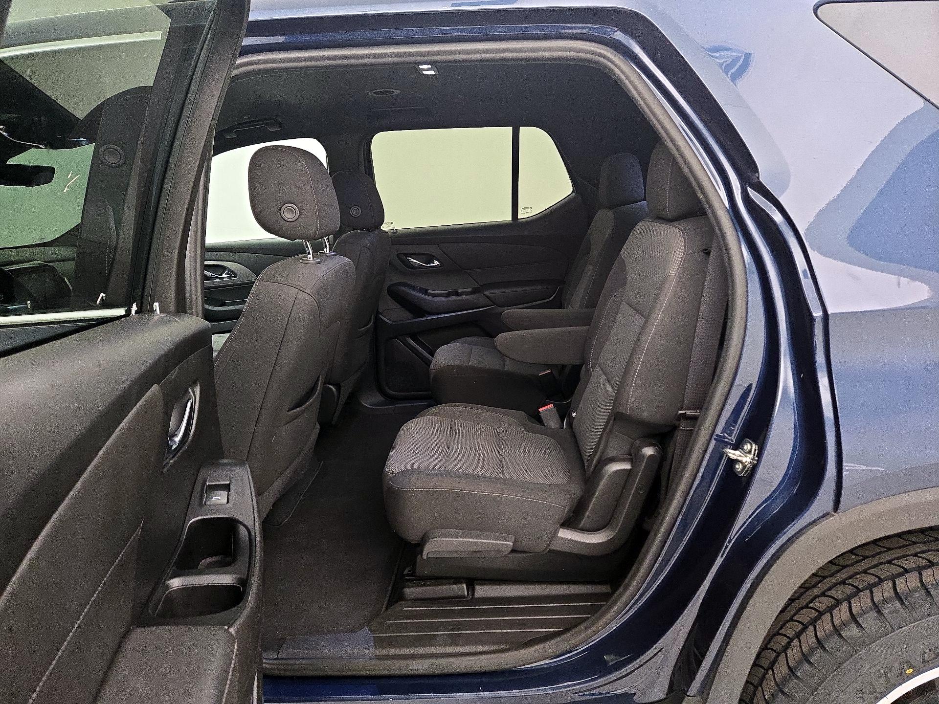 Thumbnail: 2023 Chevrolet Traverse - 18