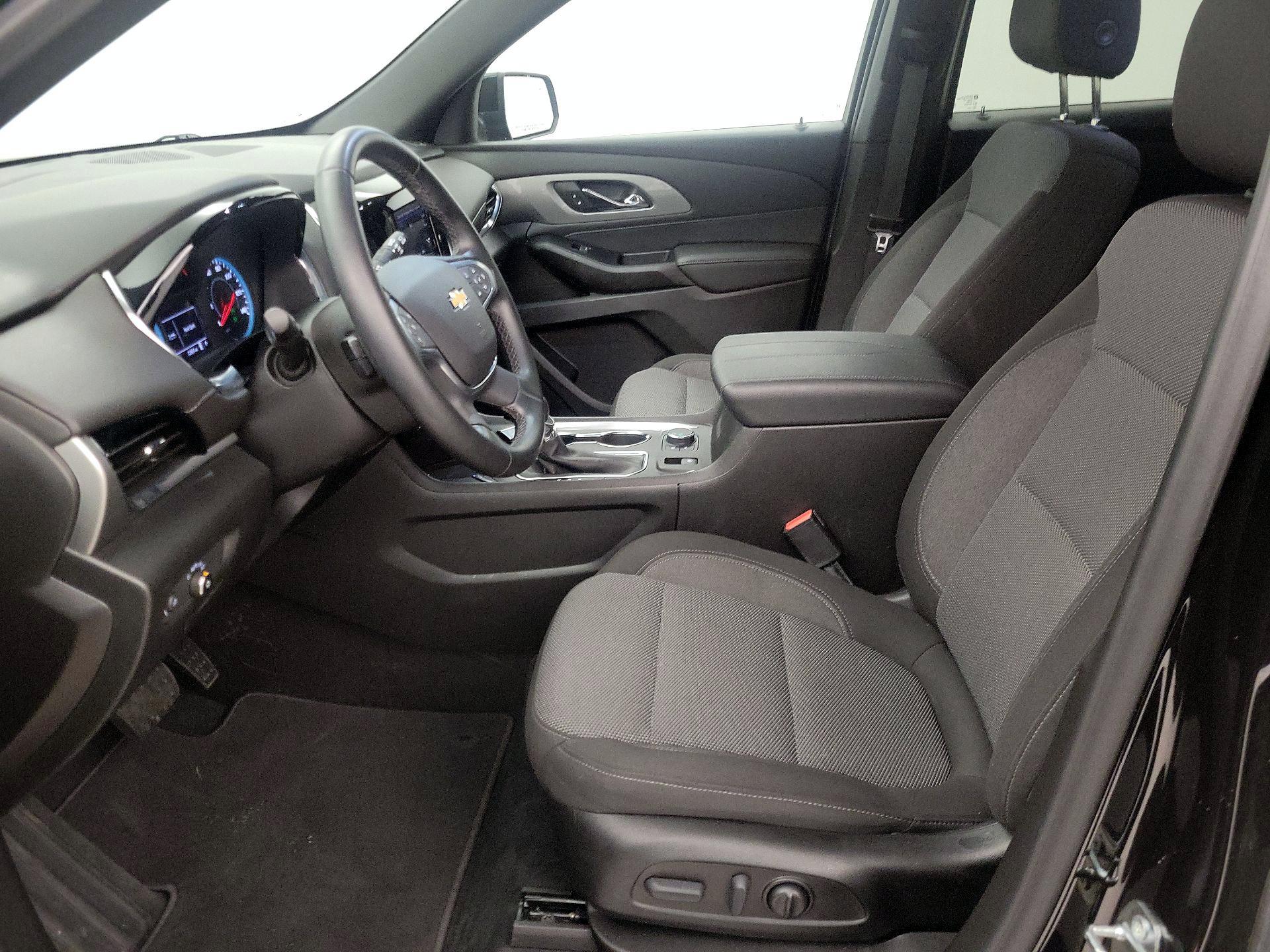 Thumbnail: 2023 Chevrolet Traverse - 11