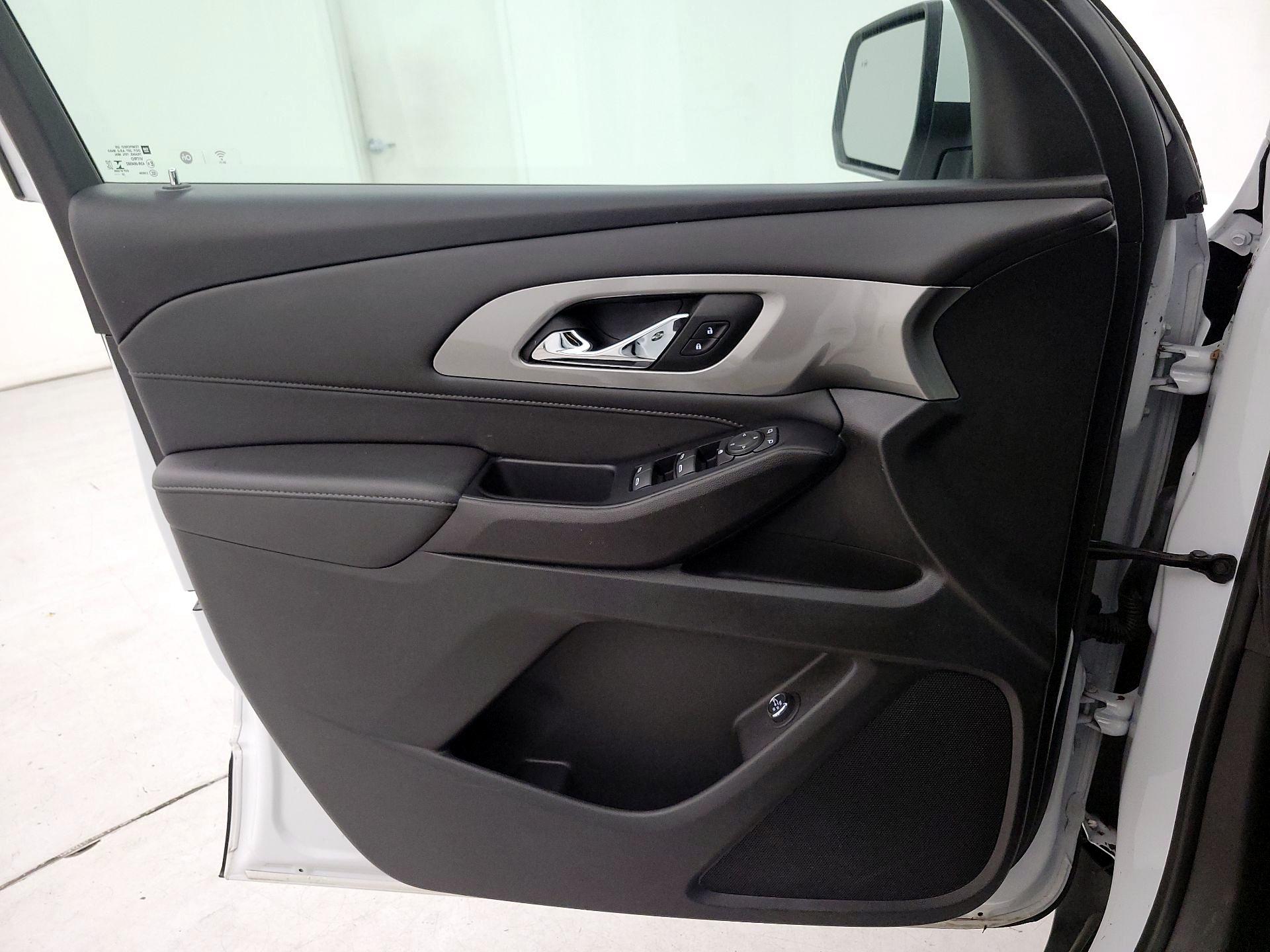 Thumbnail: 2023 Chevrolet Traverse - 12