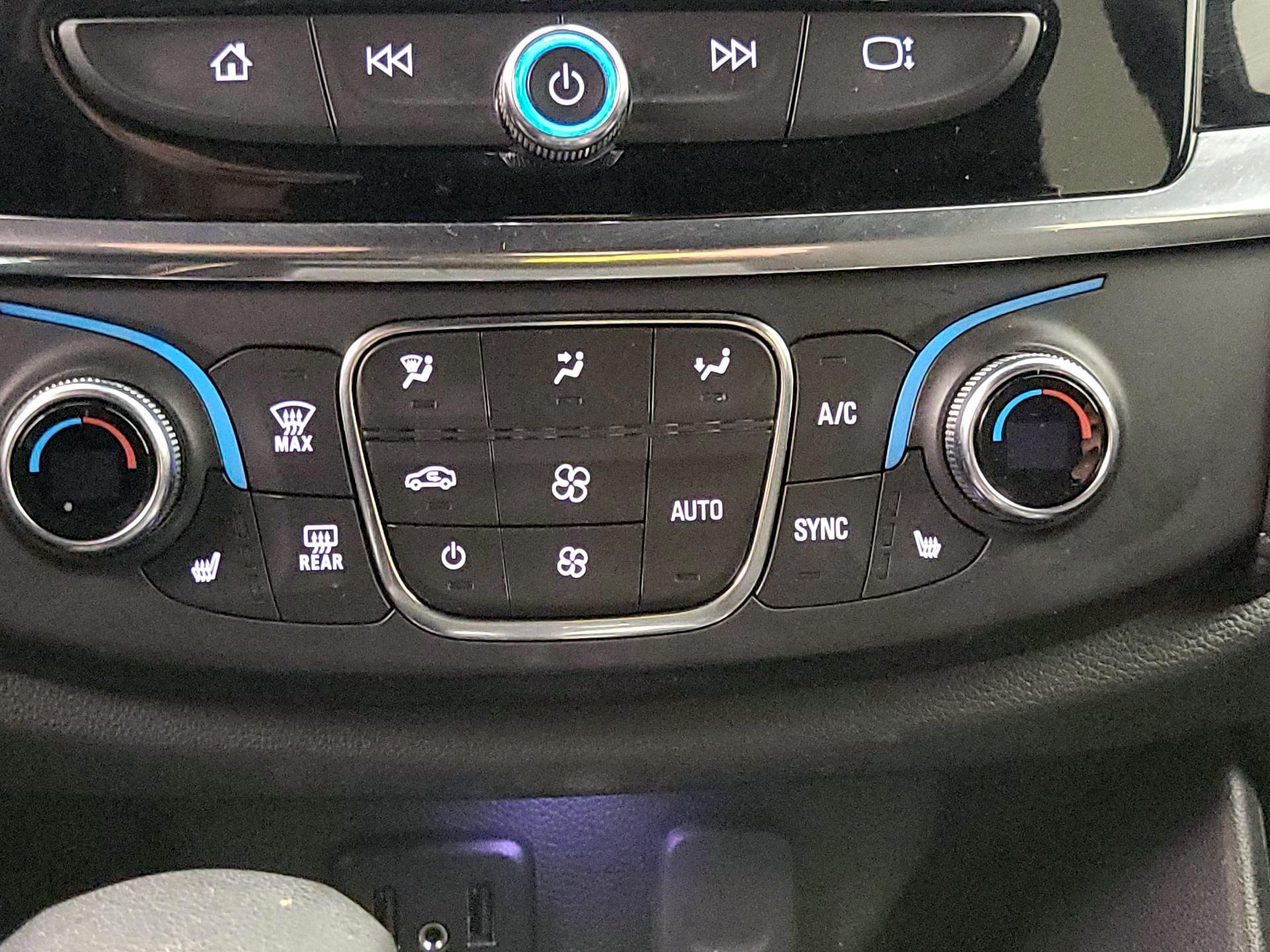 Thumbnail: 2023 Chevrolet Traverse - 17