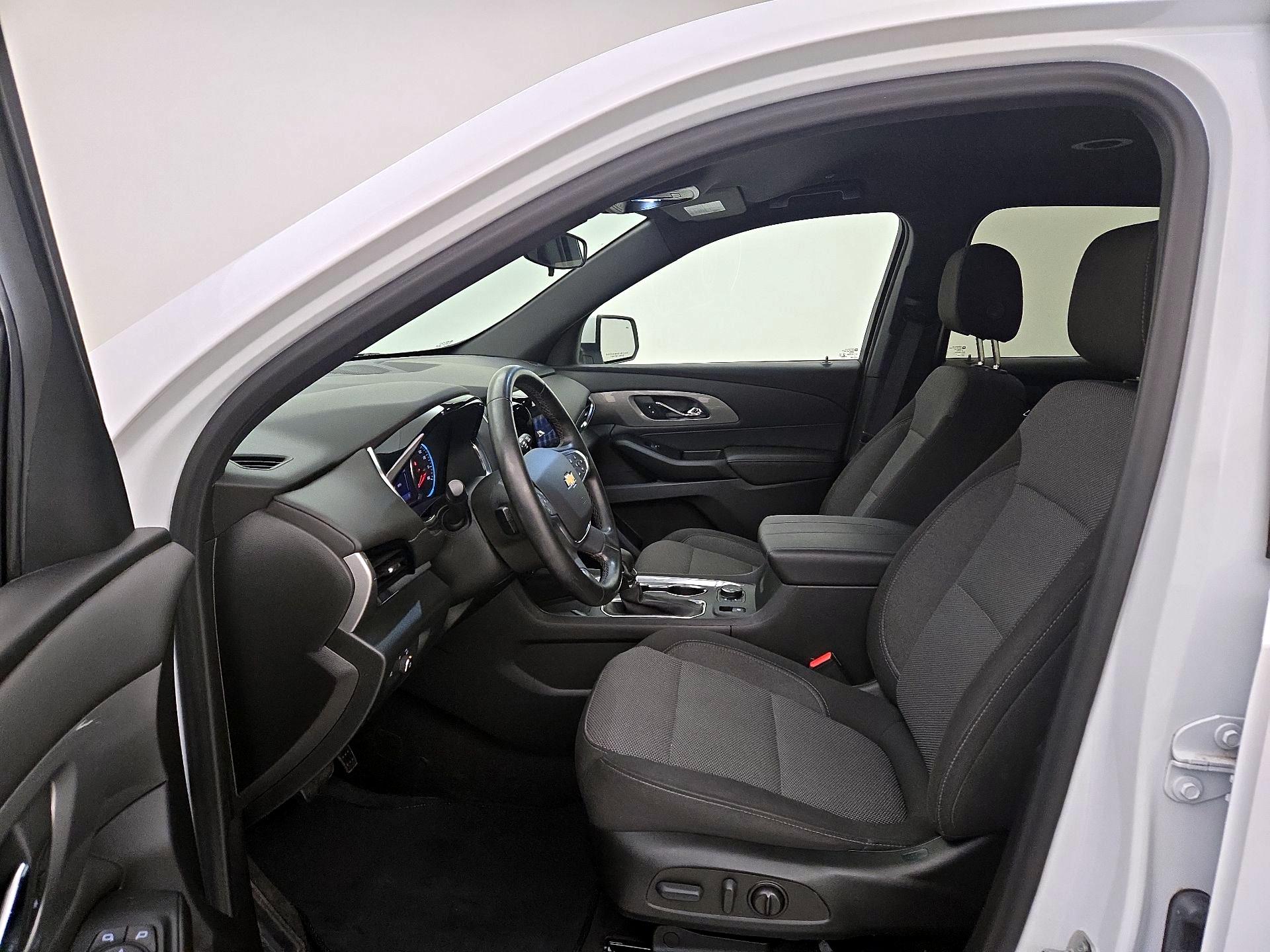 Thumbnail: 2023 Chevrolet Traverse - 11