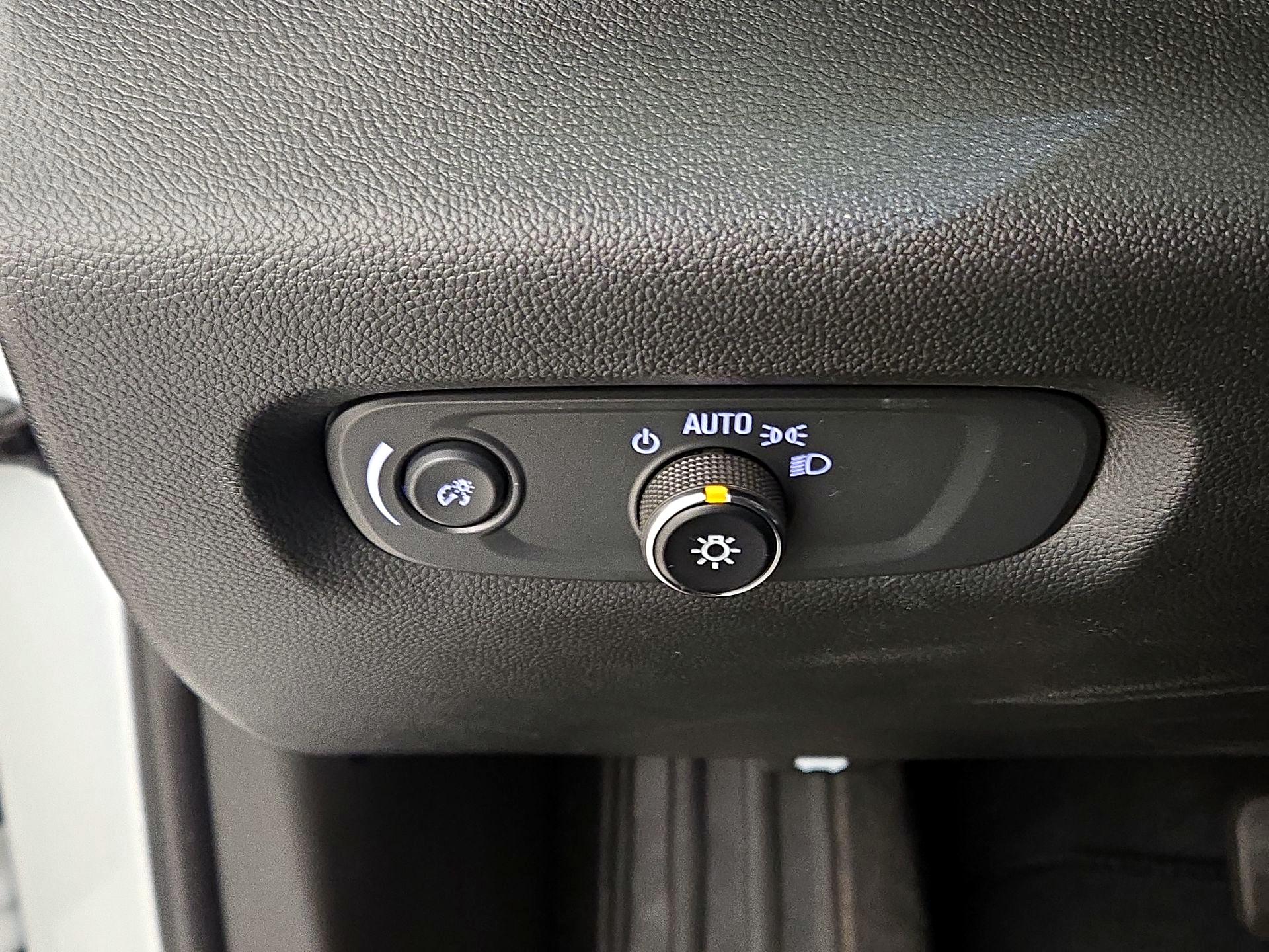 Thumbnail: 2023 Chevrolet Traverse - 13