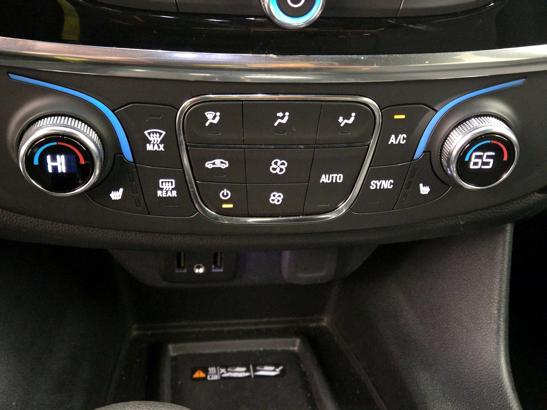 Thumbnail: 2023 Chevrolet Traverse - 16