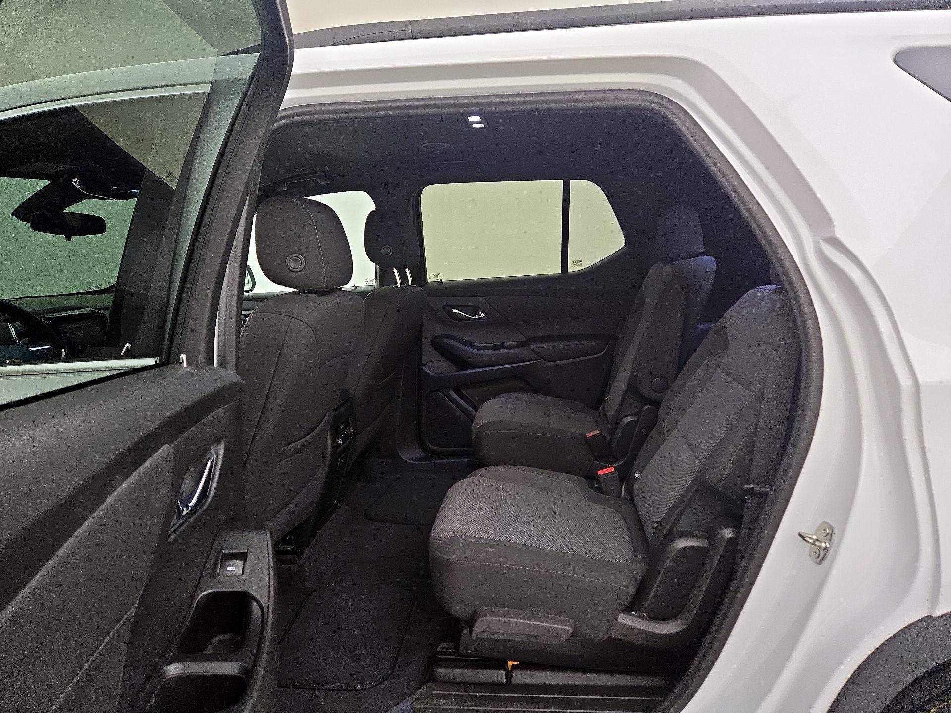 Thumbnail: 2023 Chevrolet Traverse - 18